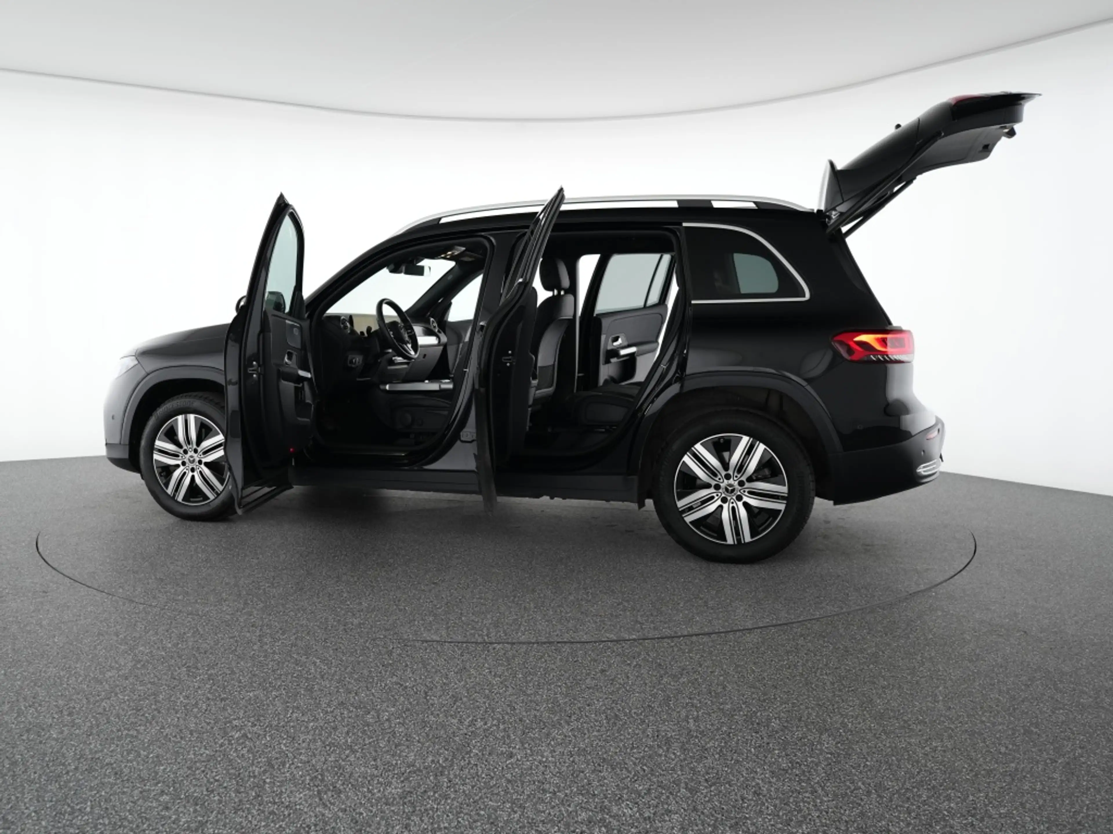 Mercedes-Benz EQB 250 Progressive LED Distronic Kamera Automatik — photo 14