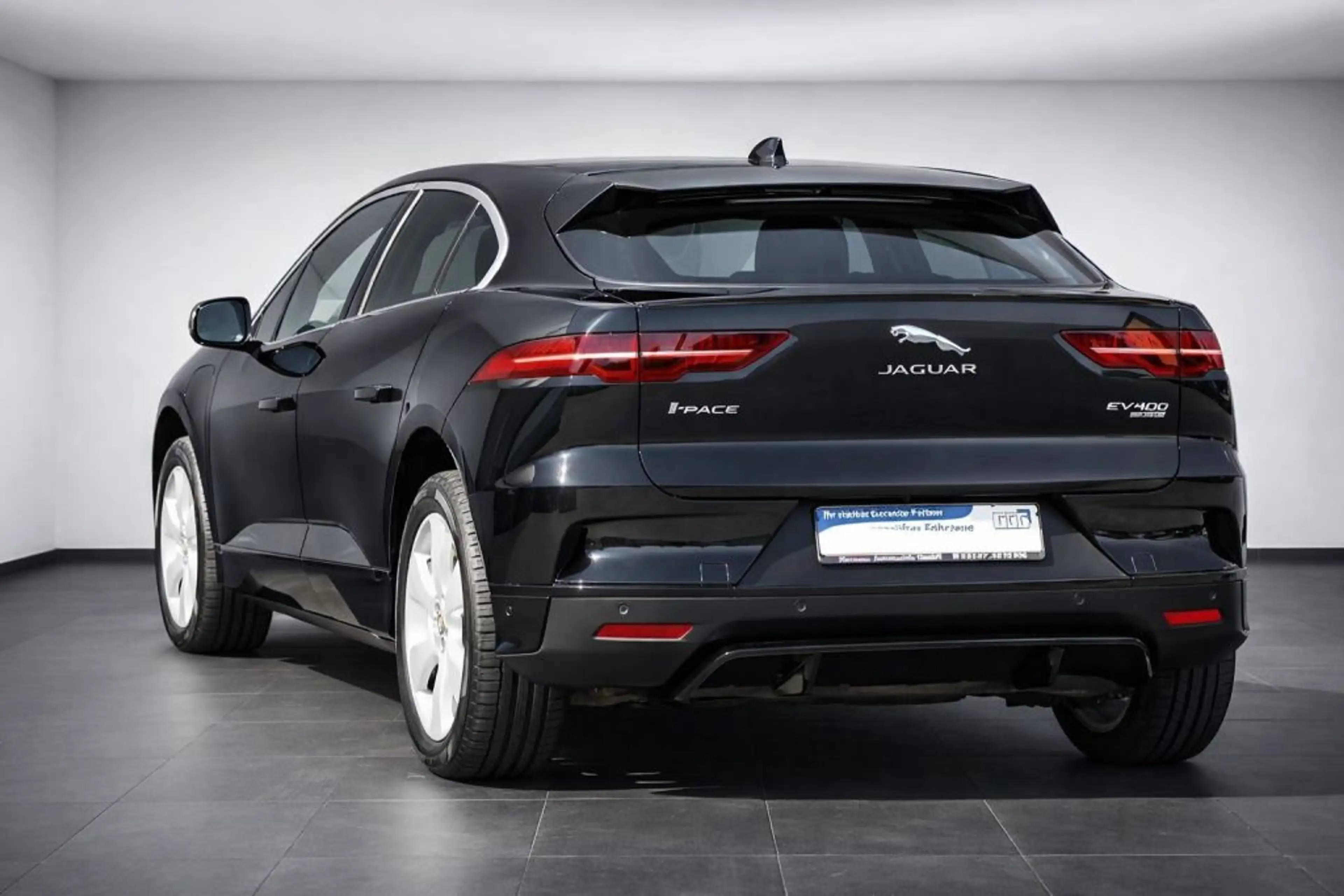 Jaguar I-Pace EV400 AWD S — photo 5