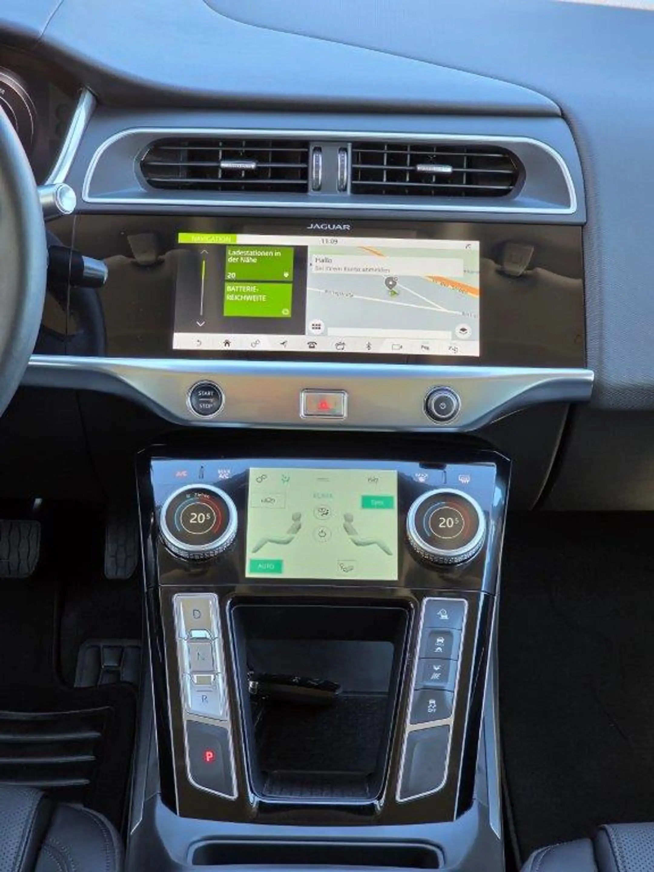 Jaguar I-Pace EV400 AWD S — photo 13