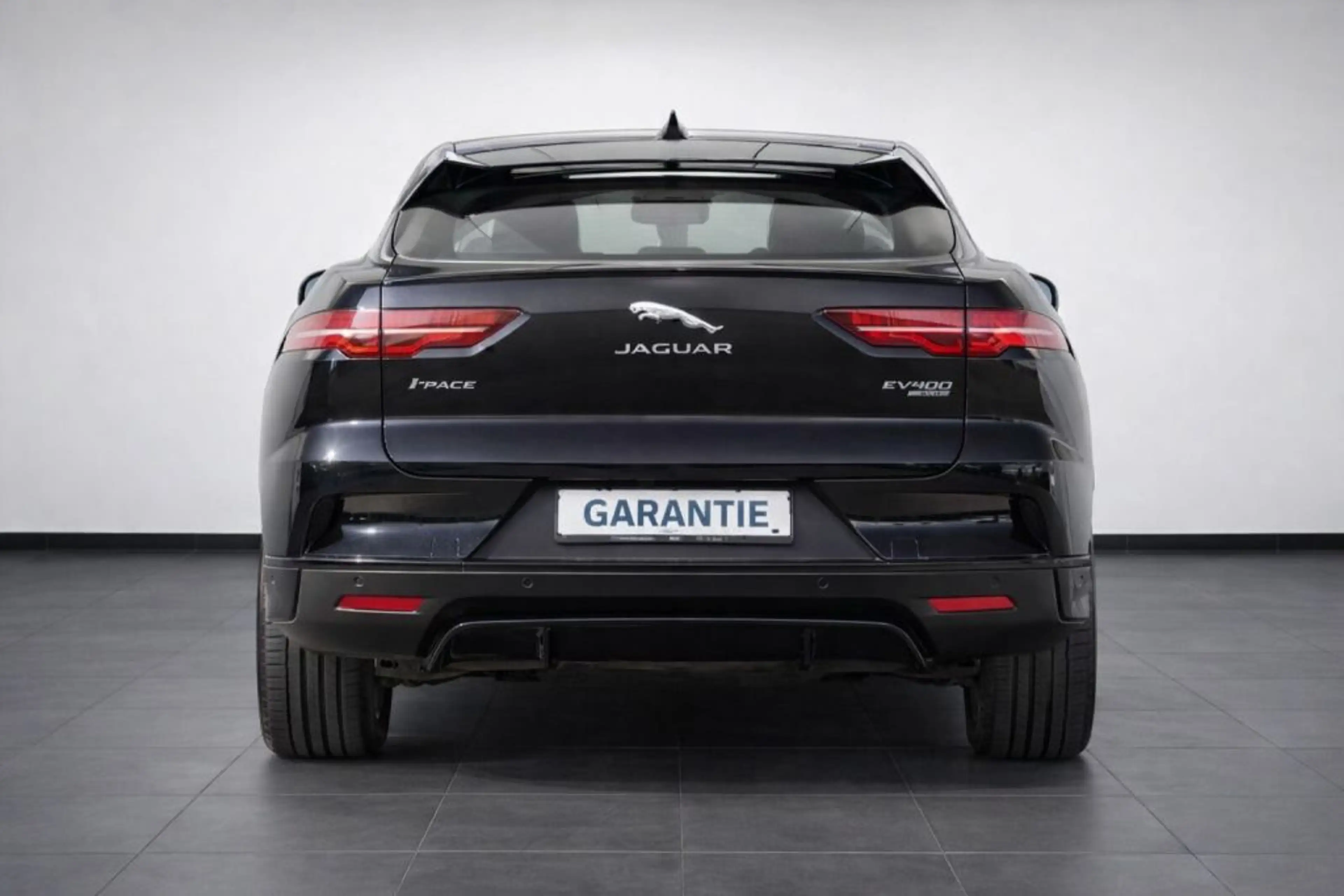 Jaguar I-Pace EV400 AWD S — photo 7