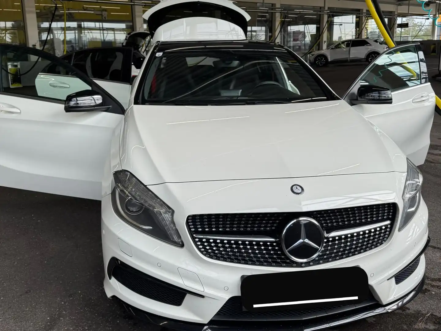Mercedes-Benz A 220 A 220 CDI BlueEfficiency Aut. Weiß - 1