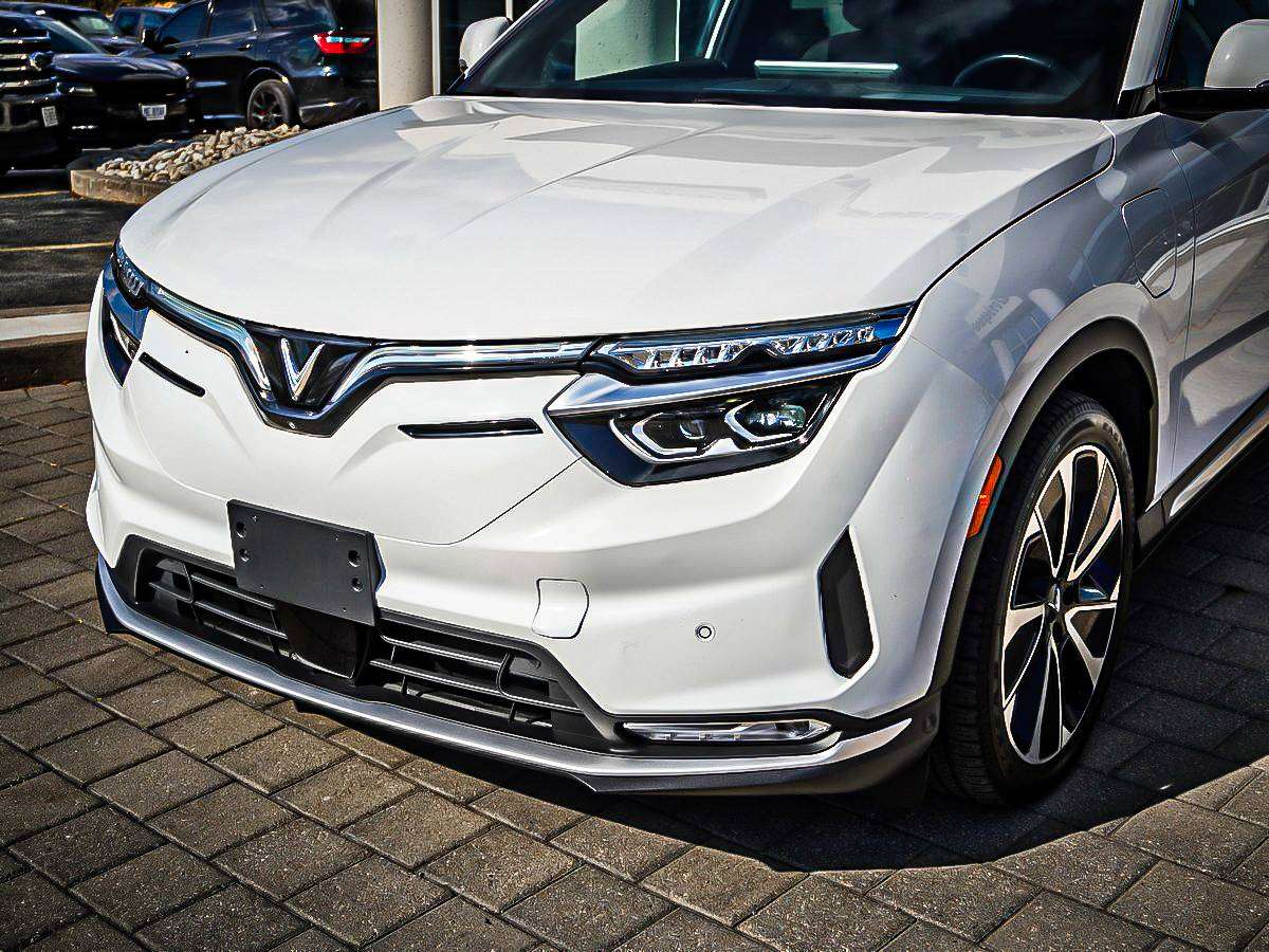 2023 VinFast VF 8
