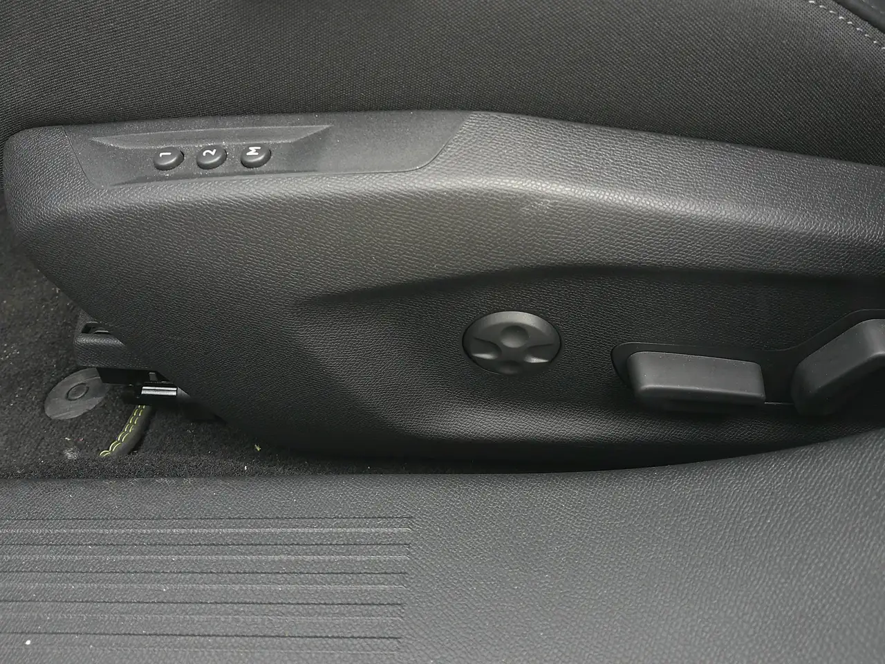 Peugeot 408 GT 130 EAT8 13