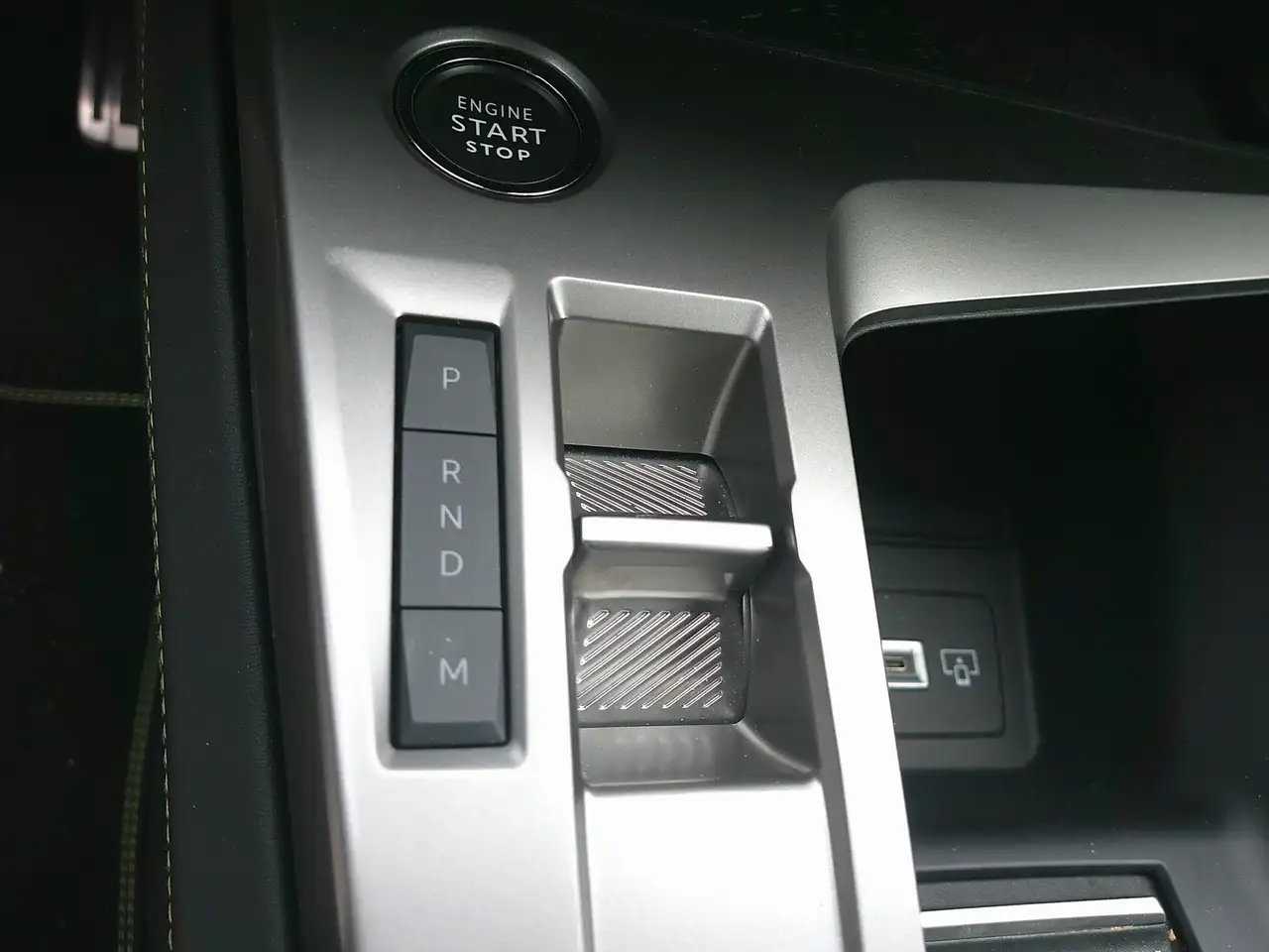 Peugeot 408 GT 130 EAT8 14