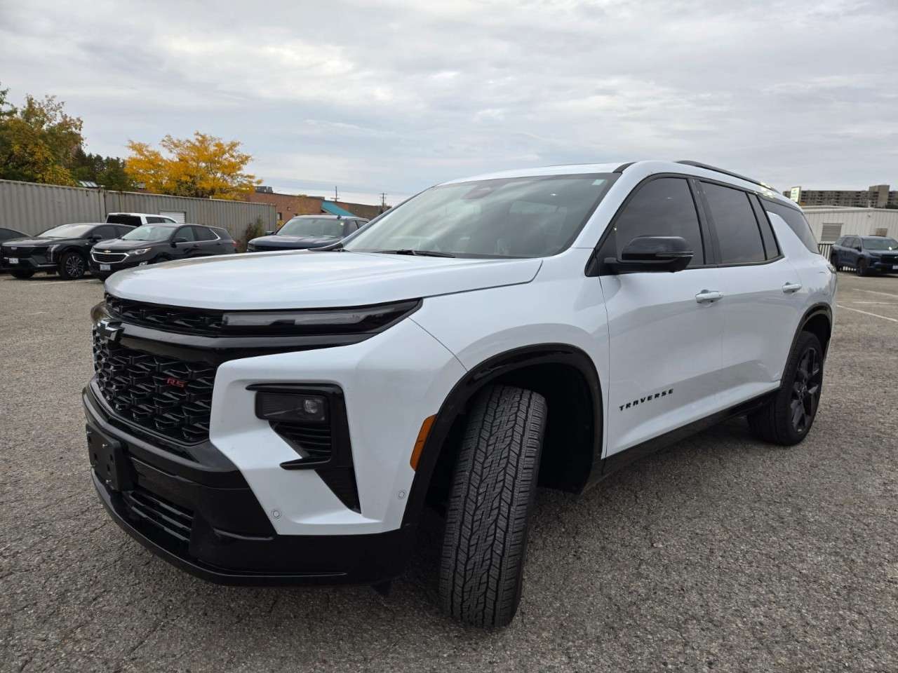 2026 Chevrolet Traverse AWD 4dr RS THREE ROWS OF SEATING | 22 BLOSS BLACK ALUMINUM WHEELS | HEATED & VENTILATED LEATHER SEATS | BOSE PREMIUM AUDI