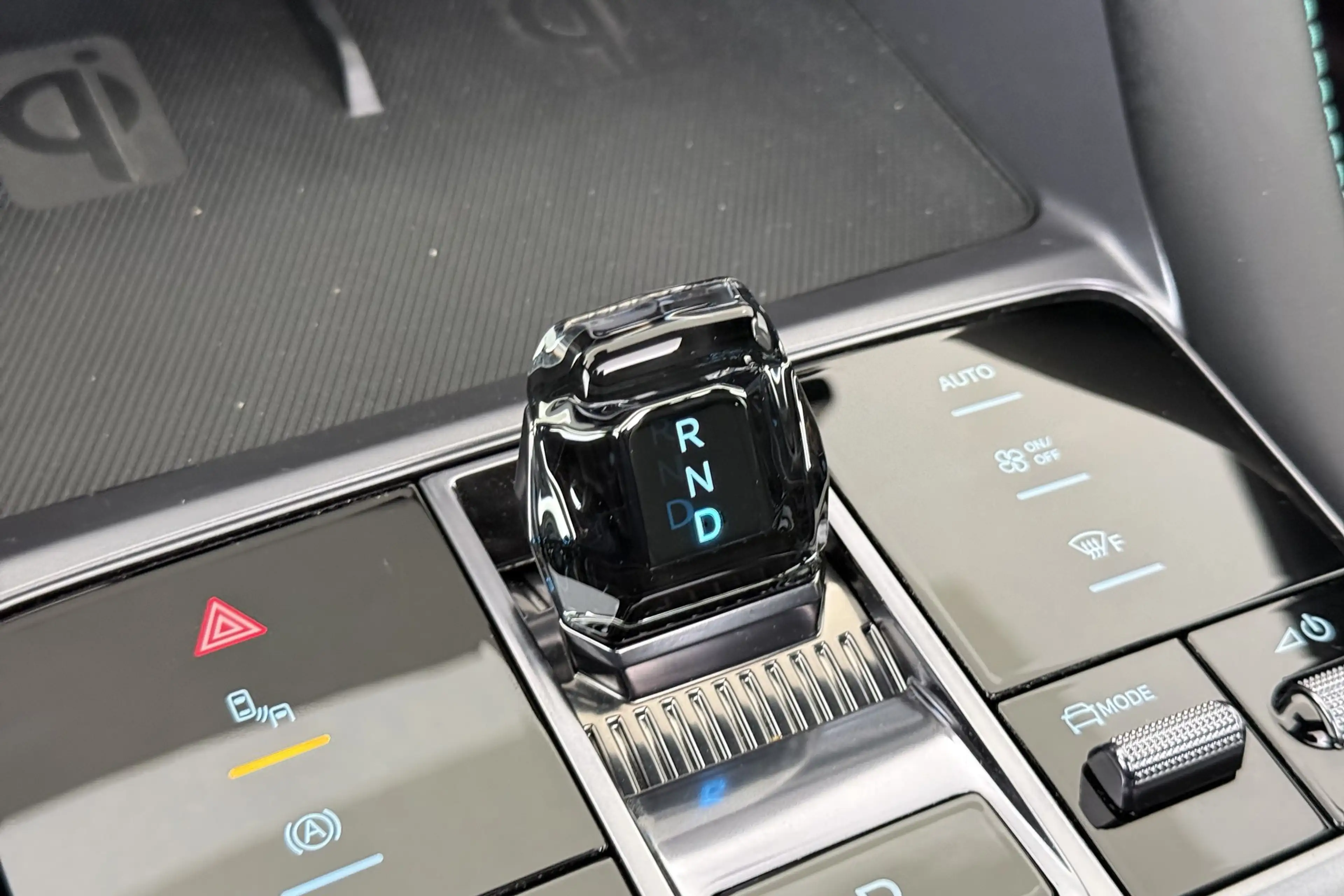 BYD Seal U DM-i Boost 1.5i  PHEV + A/T + GPS + LEDER + CARPLA — photo 12