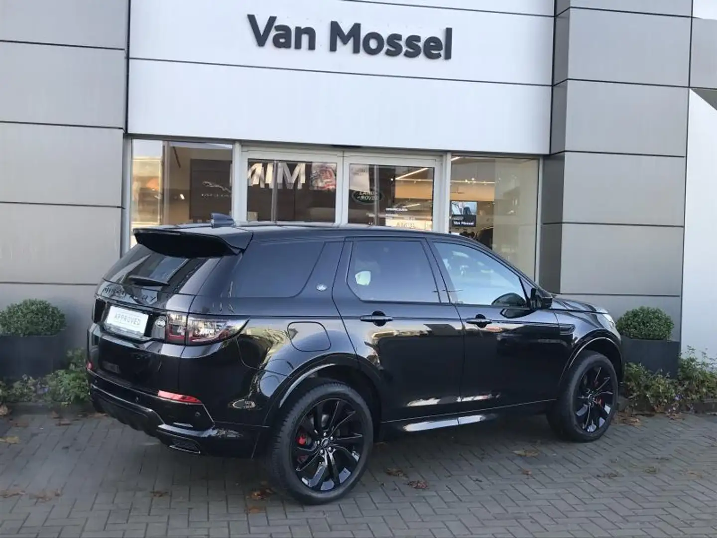 Land Rover Discovery Sport P300e R-Dynamic SE AWD Auto. 23.5MY Zwart - 2