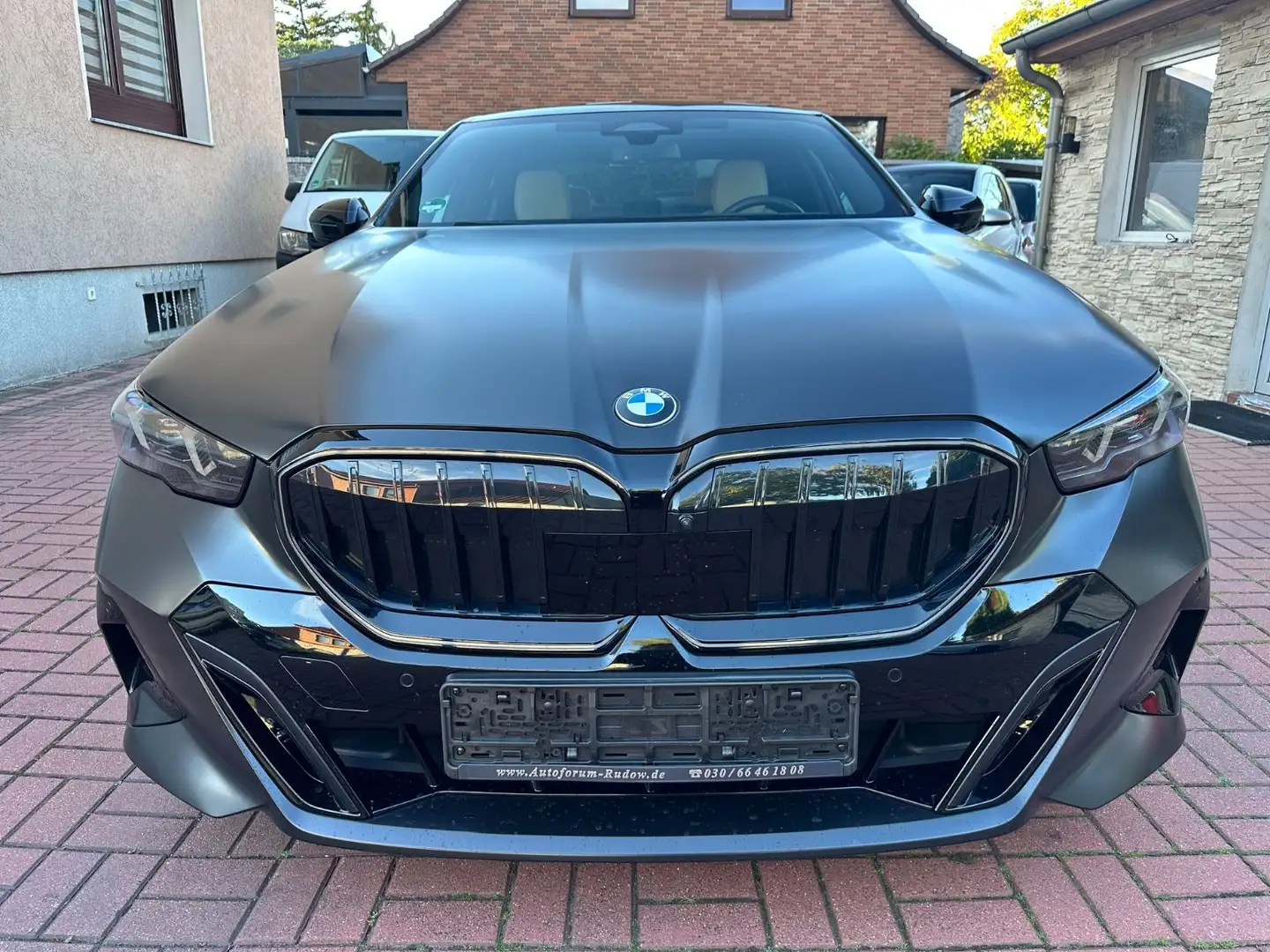 BMW 520 d M Sportpaket LEDER WEISS+21"ALU+H&K+VOLL Schwarz - 2