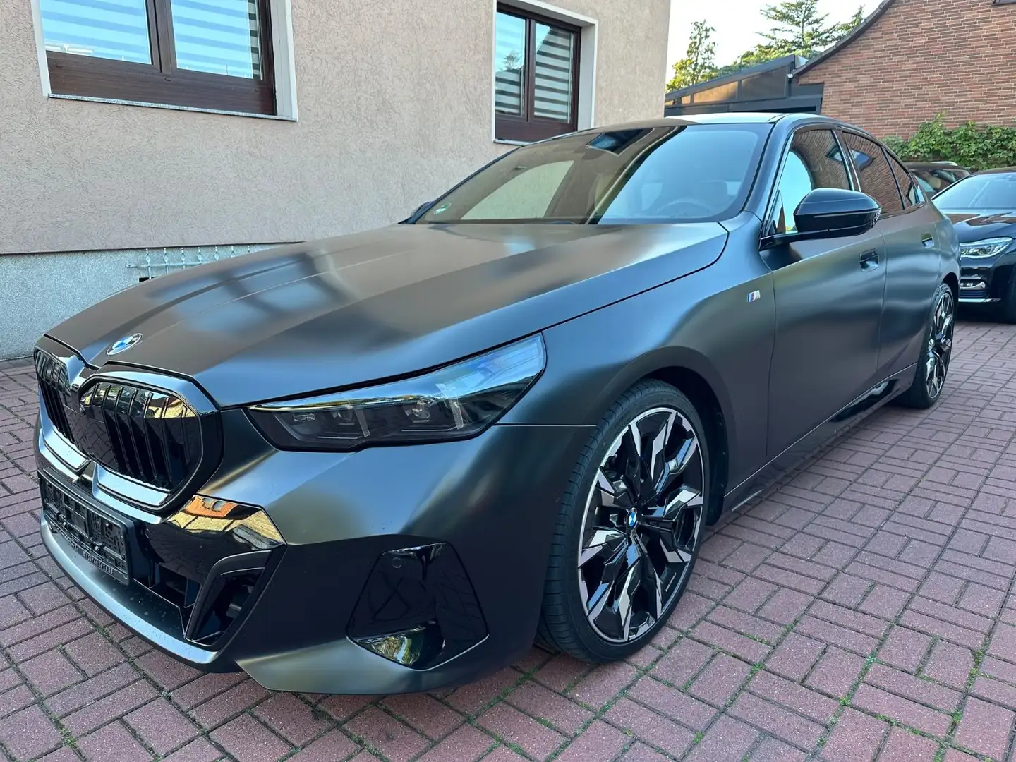 BMW 520 d M Sportpaket LEDER WEISS+21"ALU+H&K+VOLL Schwarz - 1