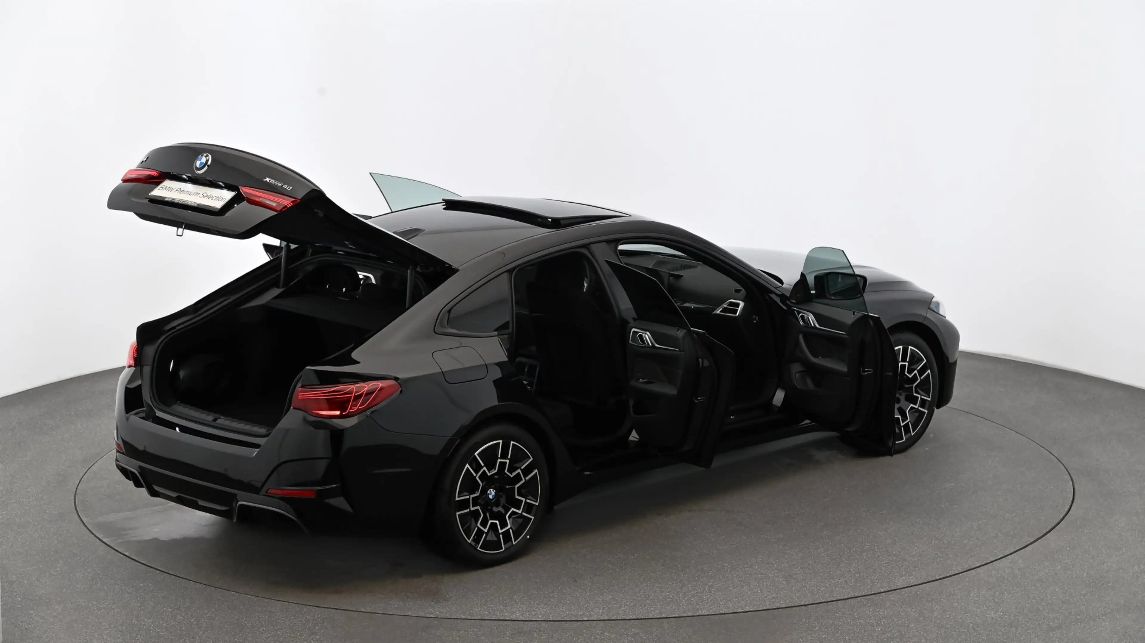 BMW i4 Gran Coupé xDrive40 — photo 11