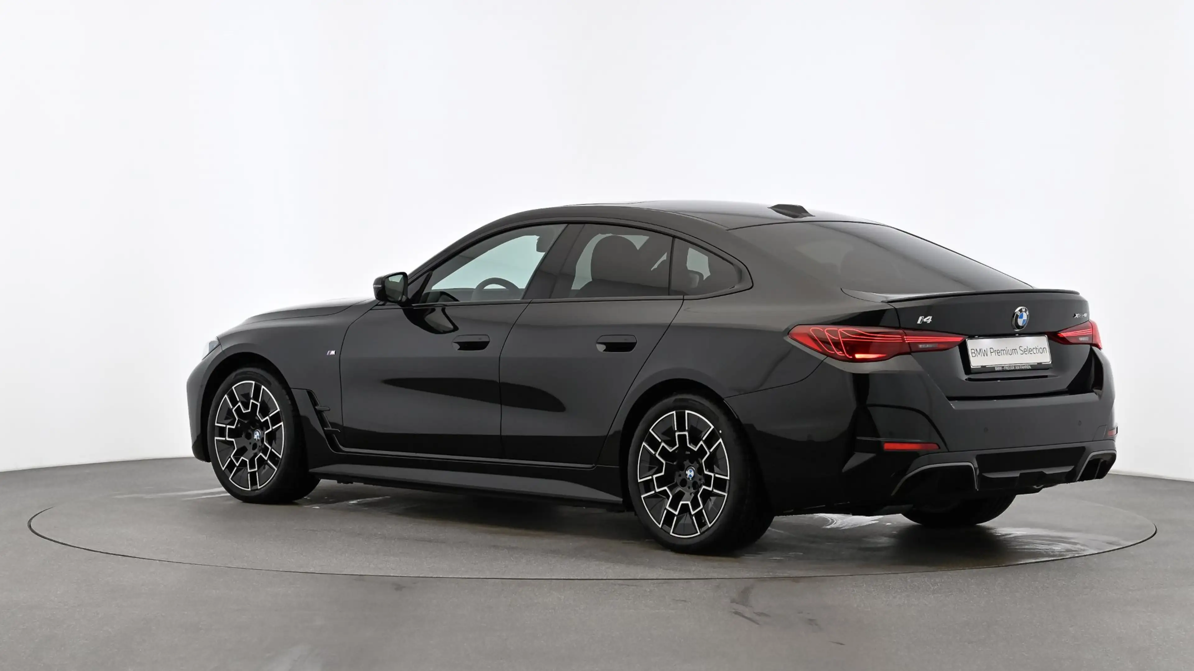 BMW i4 Gran Coupé xDrive40 — photo 3