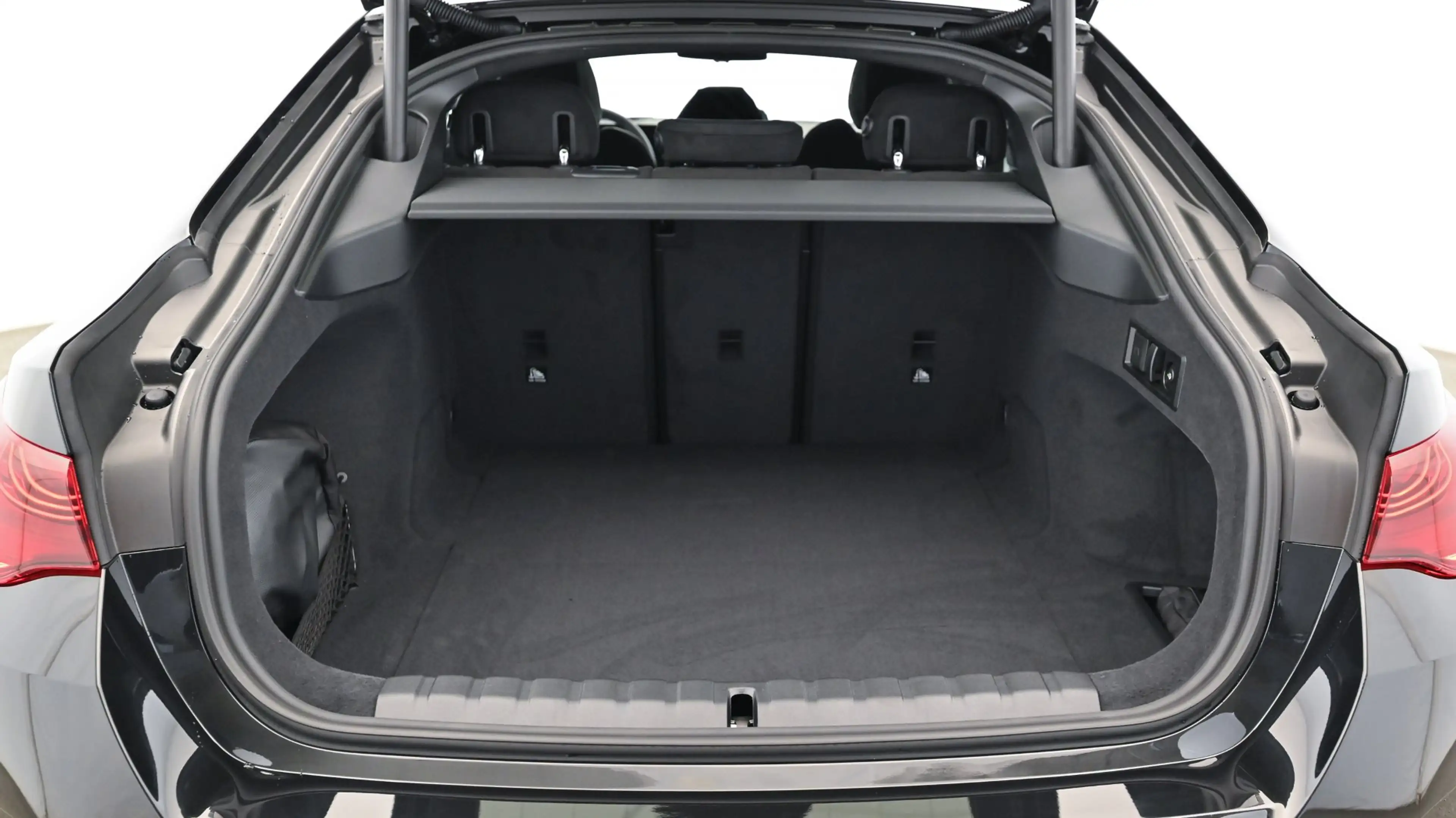 BMW i4 Gran Coupé xDrive40 — photo 12