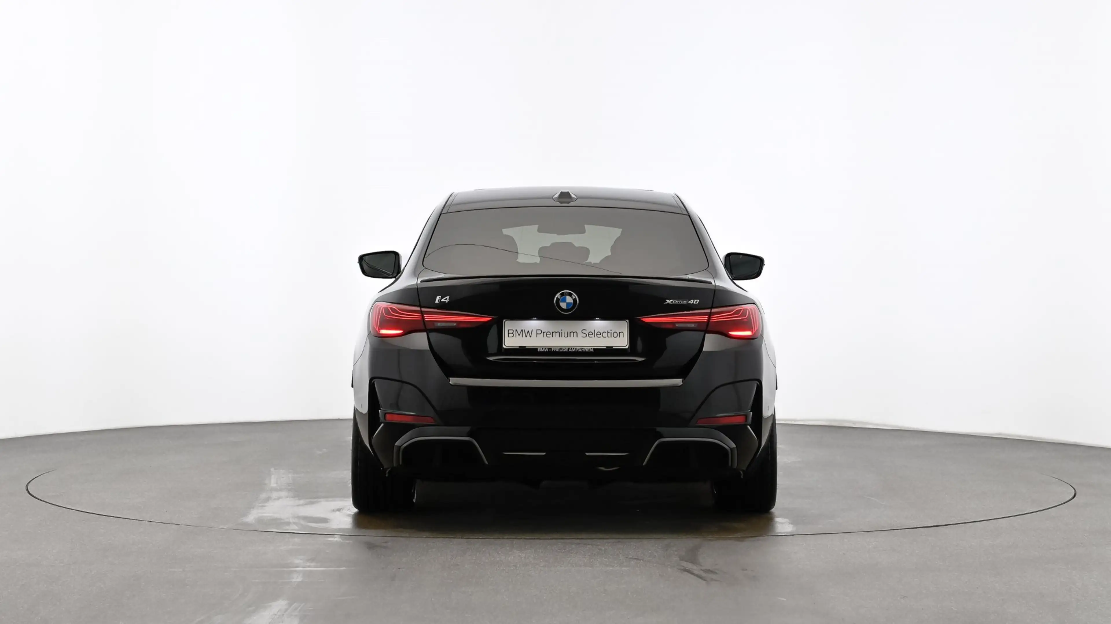 BMW i4 Gran Coupé xDrive40 — photo 2