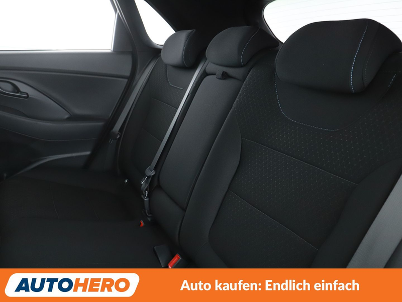 Hyundai i30 2.0 TGDI N*NAVI*TEMPO*CAM*PDC*SHZ*ALU*KLIMA* — photo 14