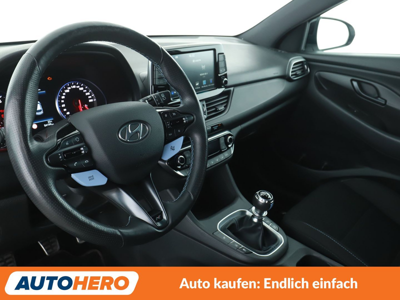 Hyundai i30 2.0 TGDI N*NAVI*TEMPO*CAM*PDC*SHZ*ALU*KLIMA* — photo 11