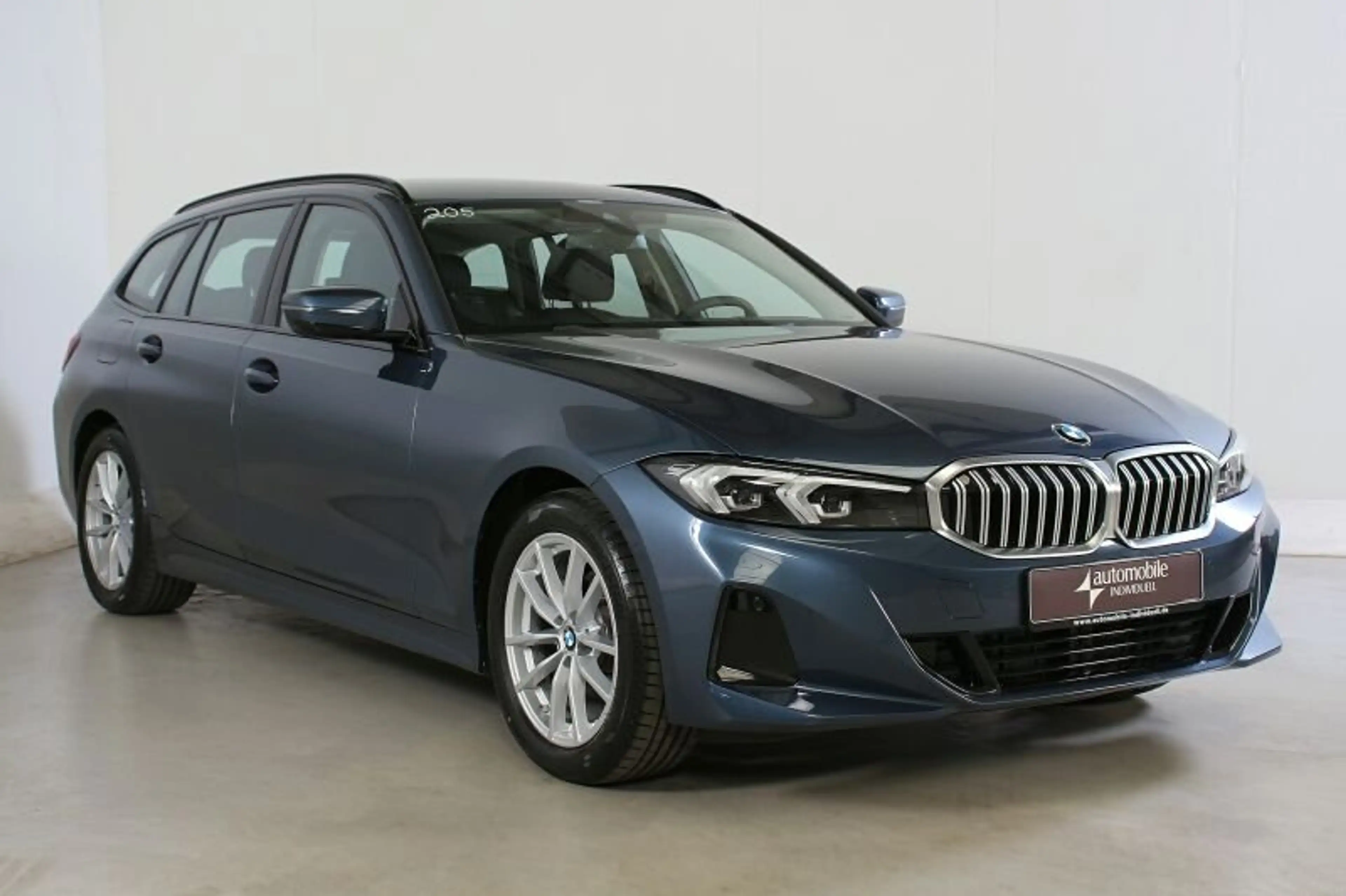 BMW 320 i AT AHK LED ACC Park+ HuD Lenkradh Alarm — photo 3