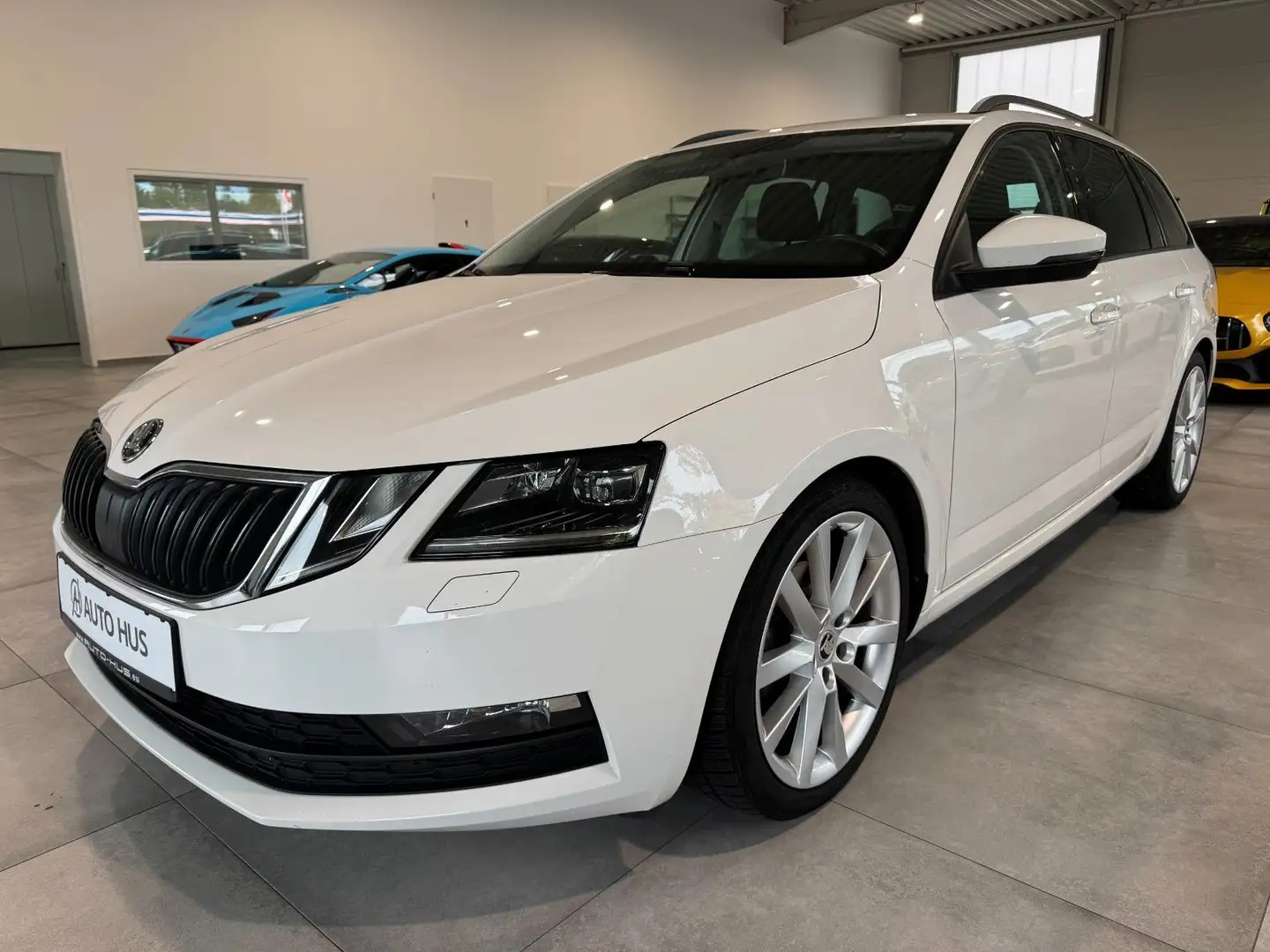 Skoda Octavia Abstandstempomat/SHZ/LED/PDC/Bluetooth Weiß - 1