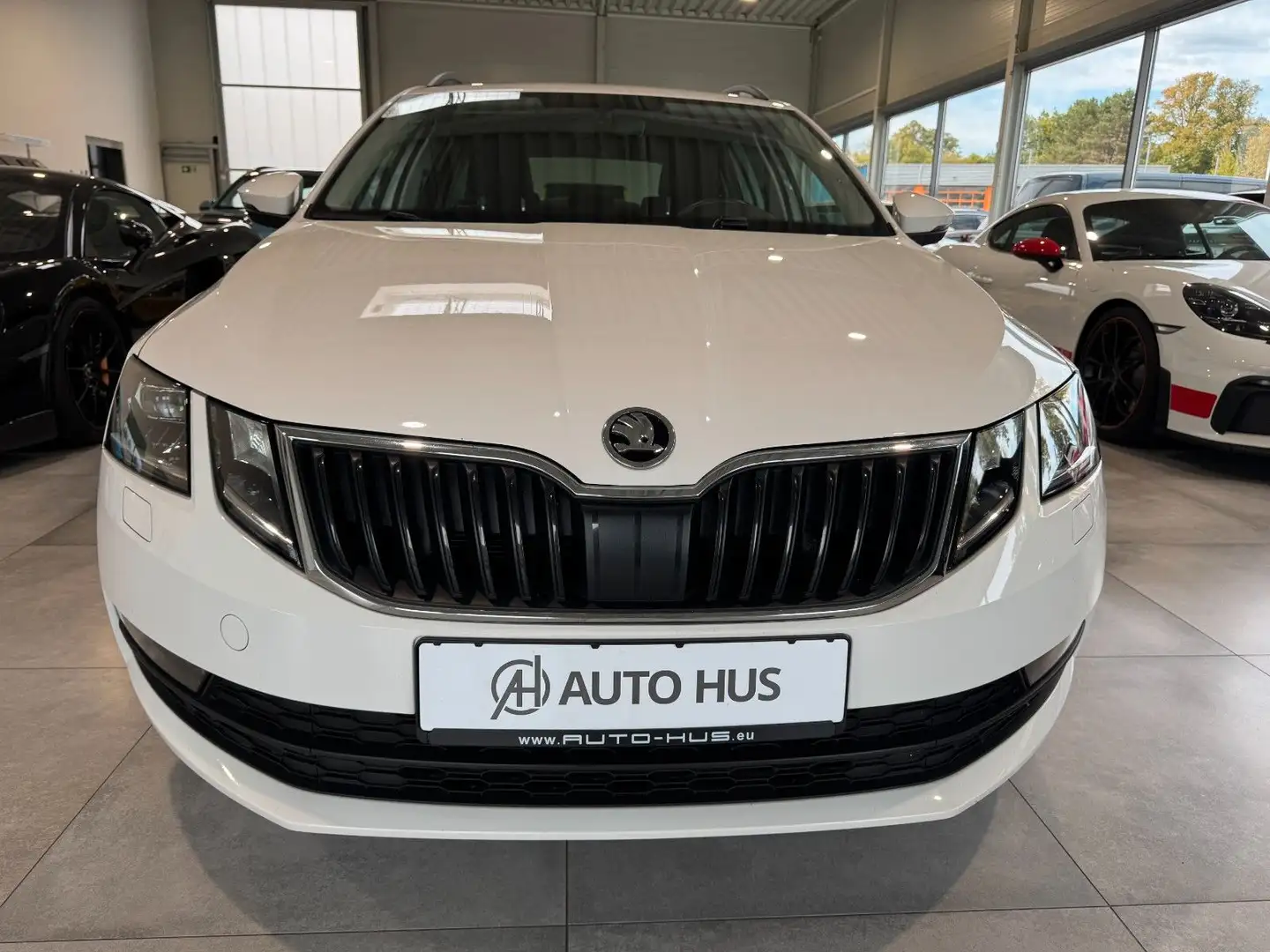Skoda Octavia Abstandstempomat/SHZ/LED/PDC/Bluetooth Weiß - 2