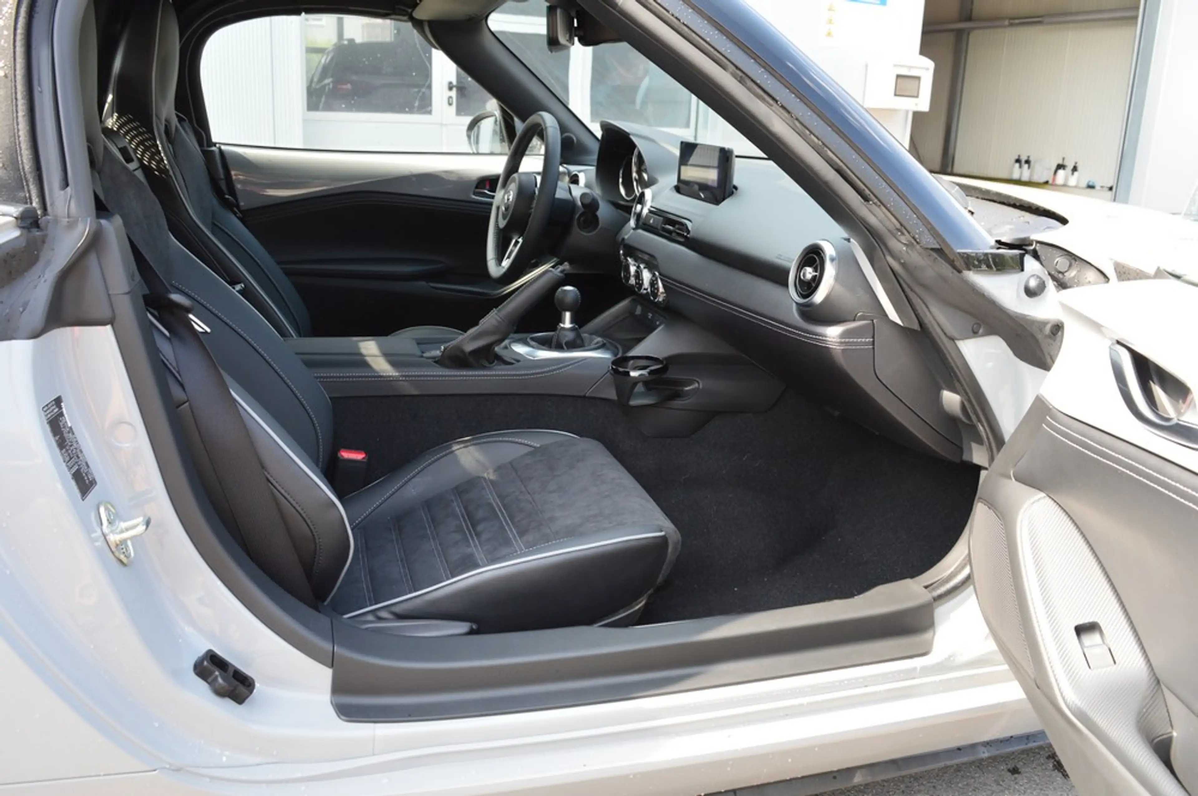 Mazda MX-5 MX-5 ST SKYACTIV-G 1.5 Homura *Voll+Recaro* — photo 11