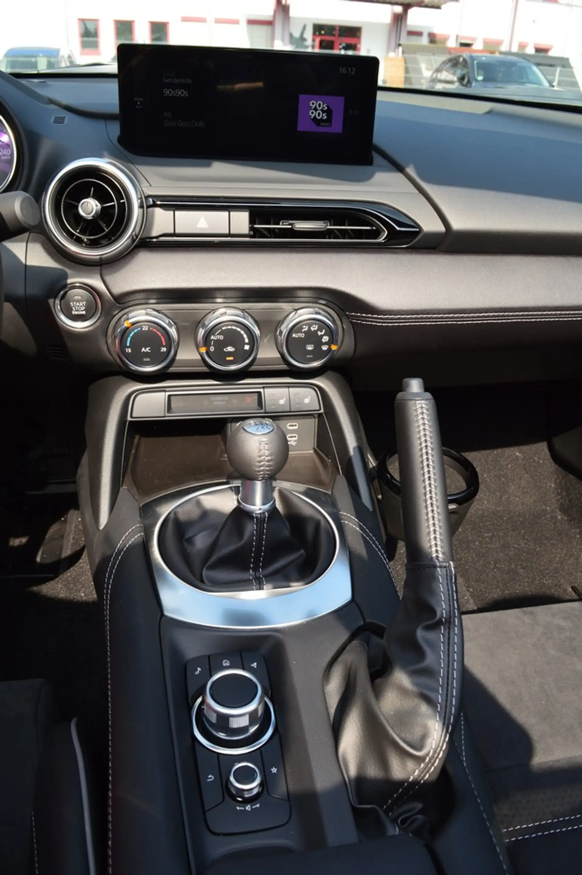 Mazda MX-5 MX-5 ST SKYACTIV-G 1.5 Homura *Voll+Recaro* — photo 14