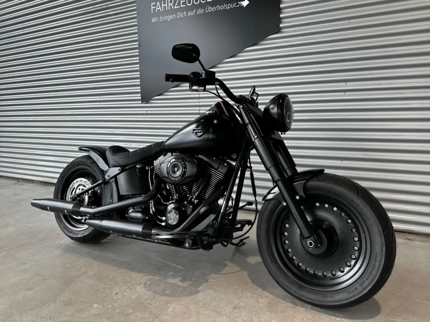 Harley-Davidson FLSTF Fat Boy Custom Zwart - 1