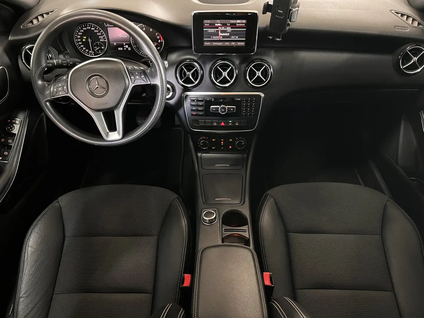 Mercedes-Benz A 180 29-ZHN-7 Gris - 2