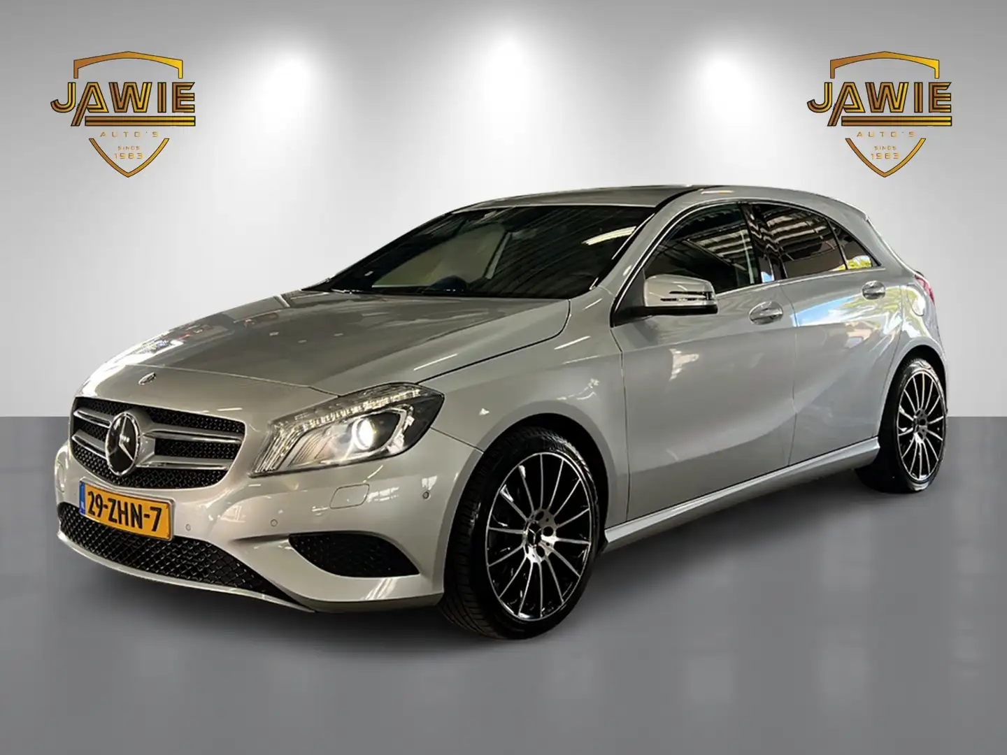 Mercedes-Benz A 180 29-ZHN-7 Gris - 1