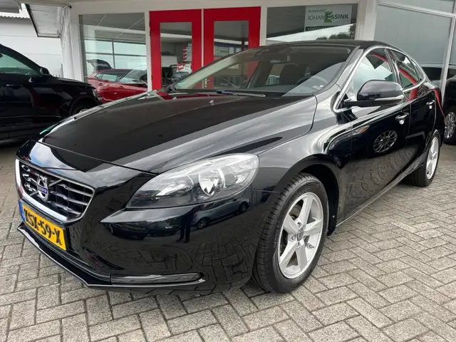 Volvo V40 1.6 T2 120 PK Momentum Half lederen bekleding  Nav