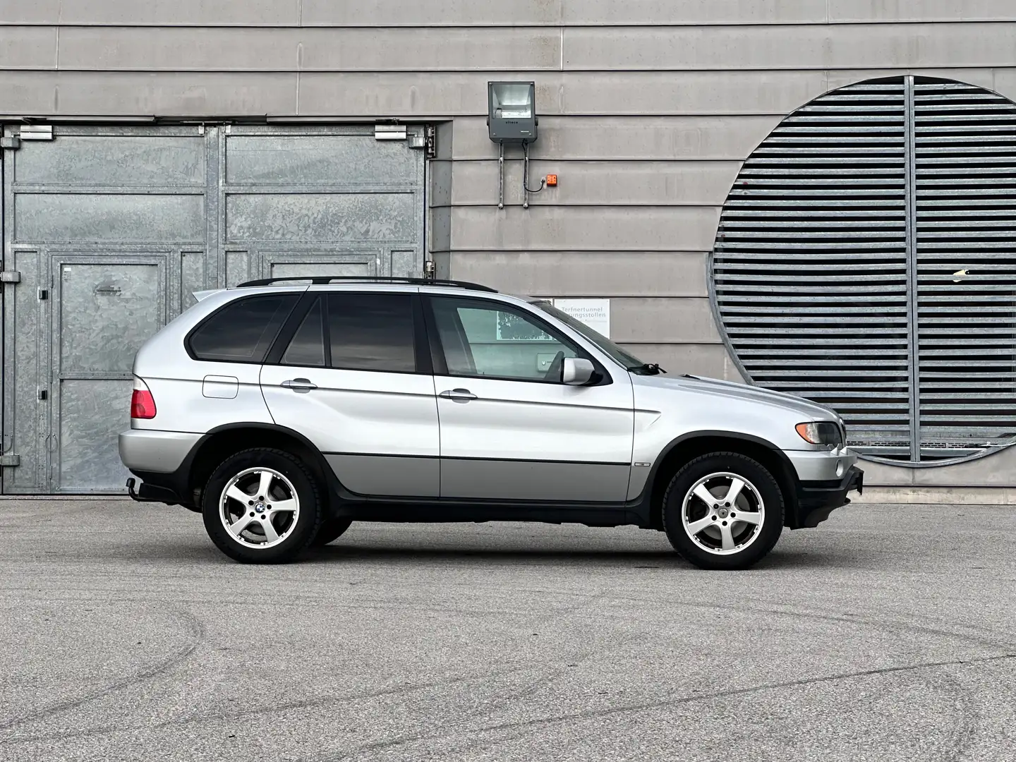 BMW X5 3,0d Österreich-Paket Aut. / Pickerl NEU Zilver - 1
