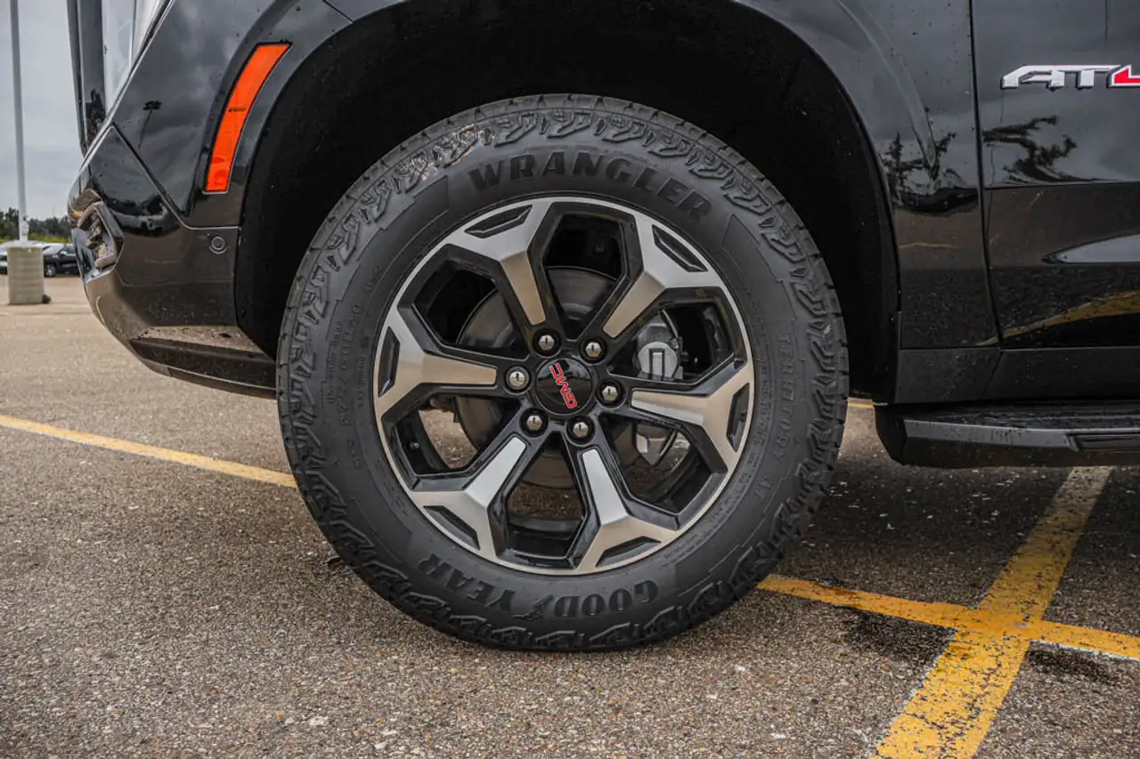 GMC Yukon снимка GMC Yukon