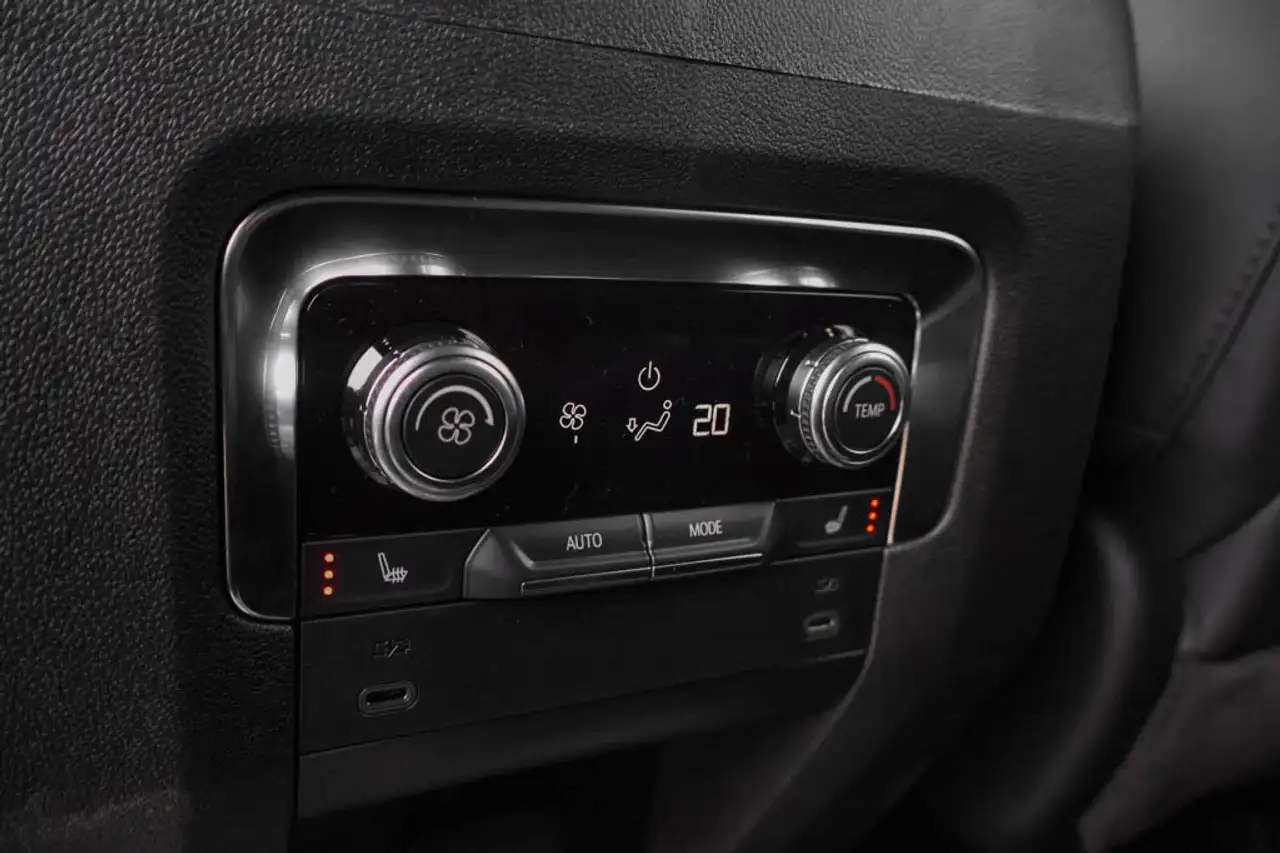 GMC Yukon снимка GMC Yukon