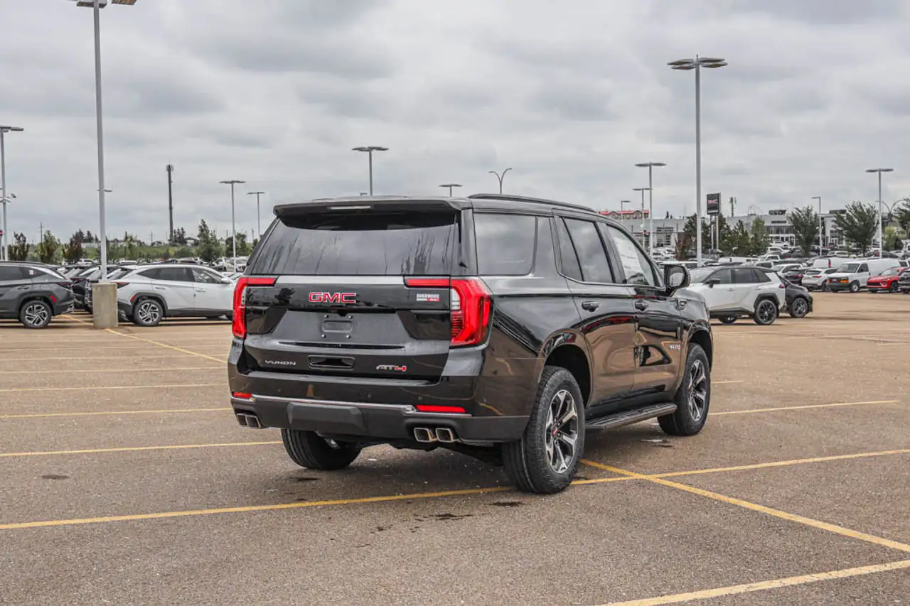GMC Yukon снимка GMC Yukon