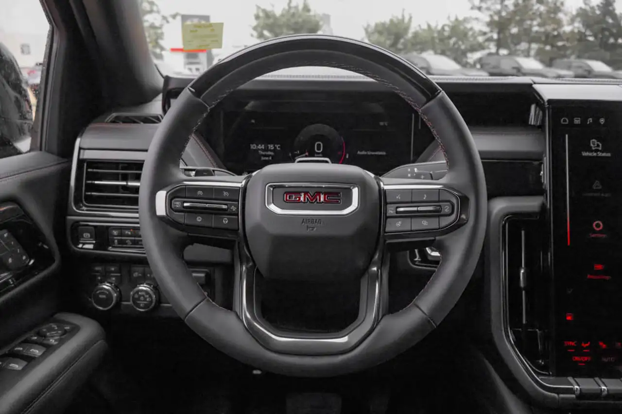 GMC Yukon снимка GMC Yukon