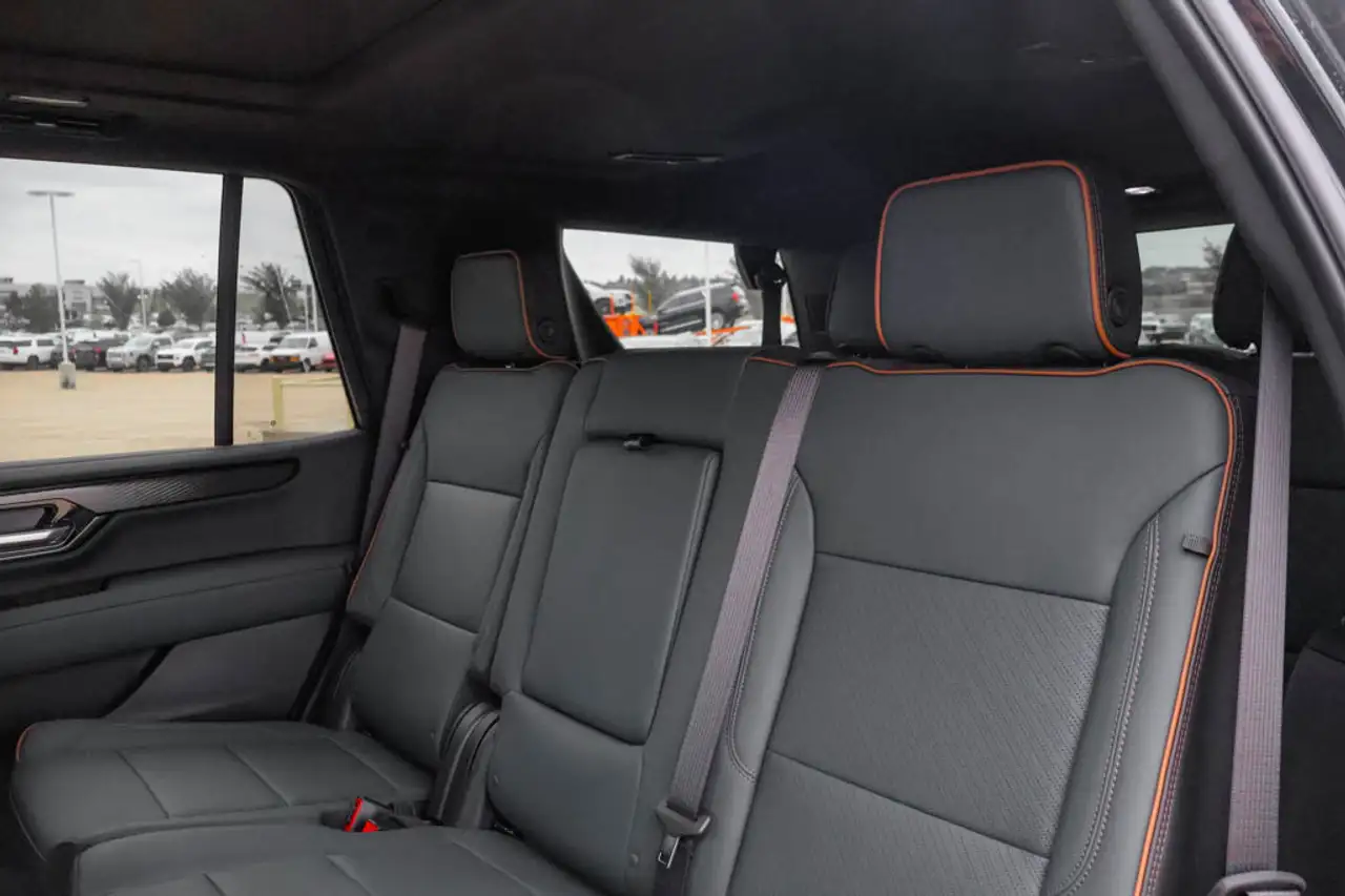 GMC Yukon снимка GMC Yukon