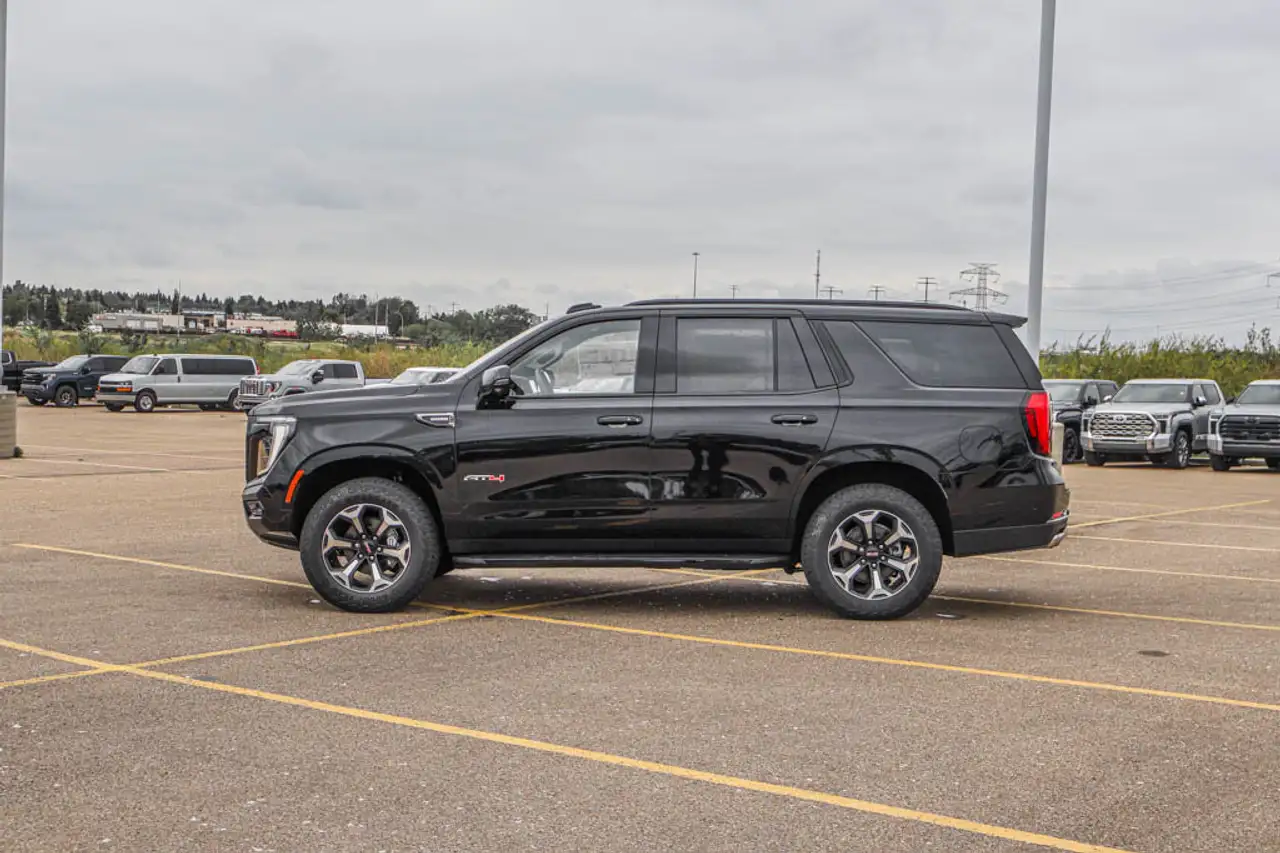 GMC Yukon снимка GMC Yukon