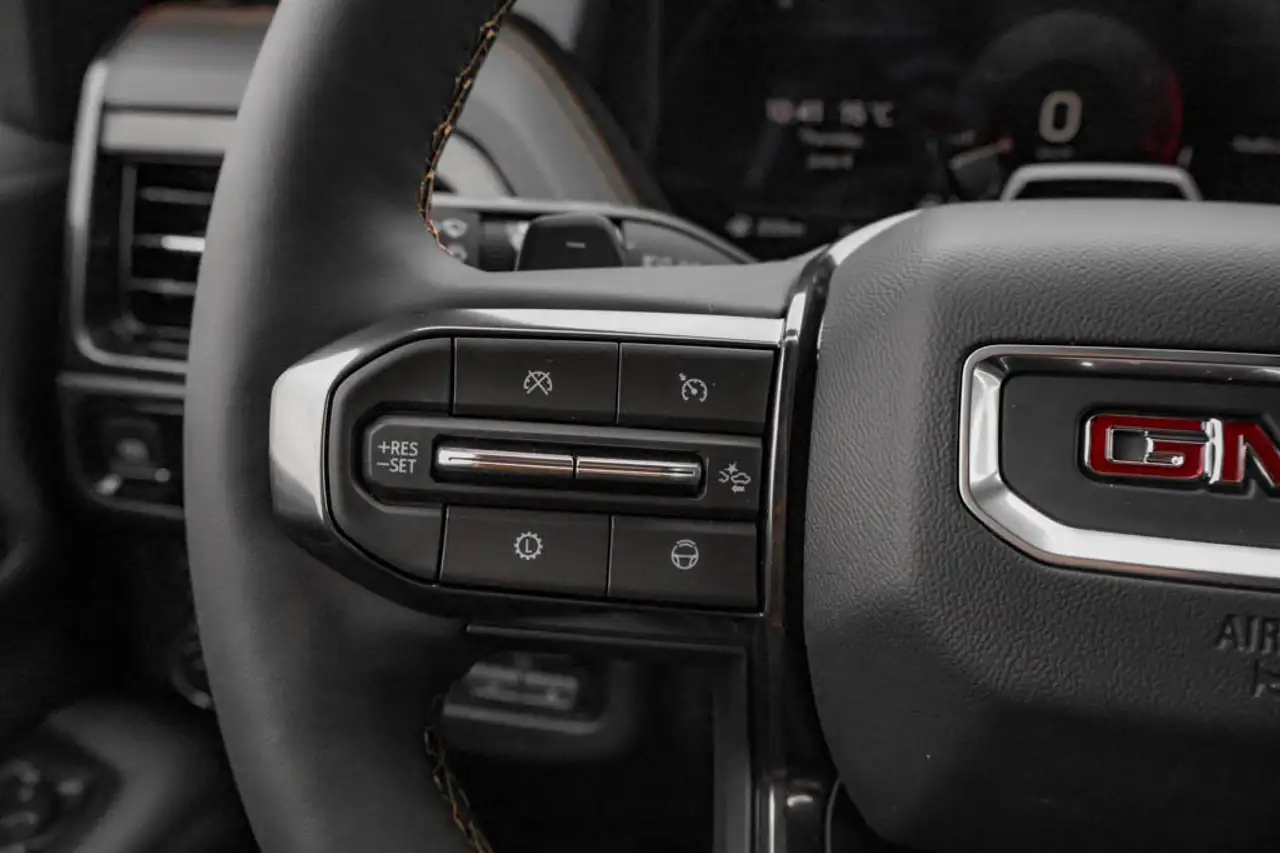 GMC Yukon снимка GMC Yukon
