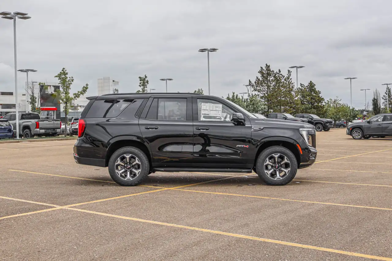 GMC Yukon снимка GMC Yukon