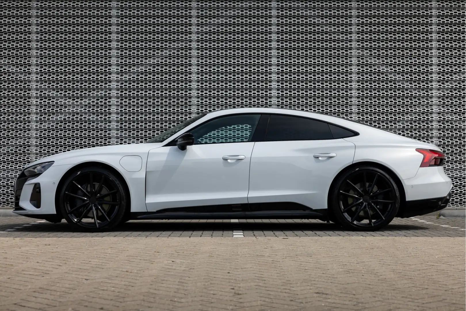 Audi e-tron GT Competition 93 kWh | Luchtvering | Assistentiepakk Gri - 2