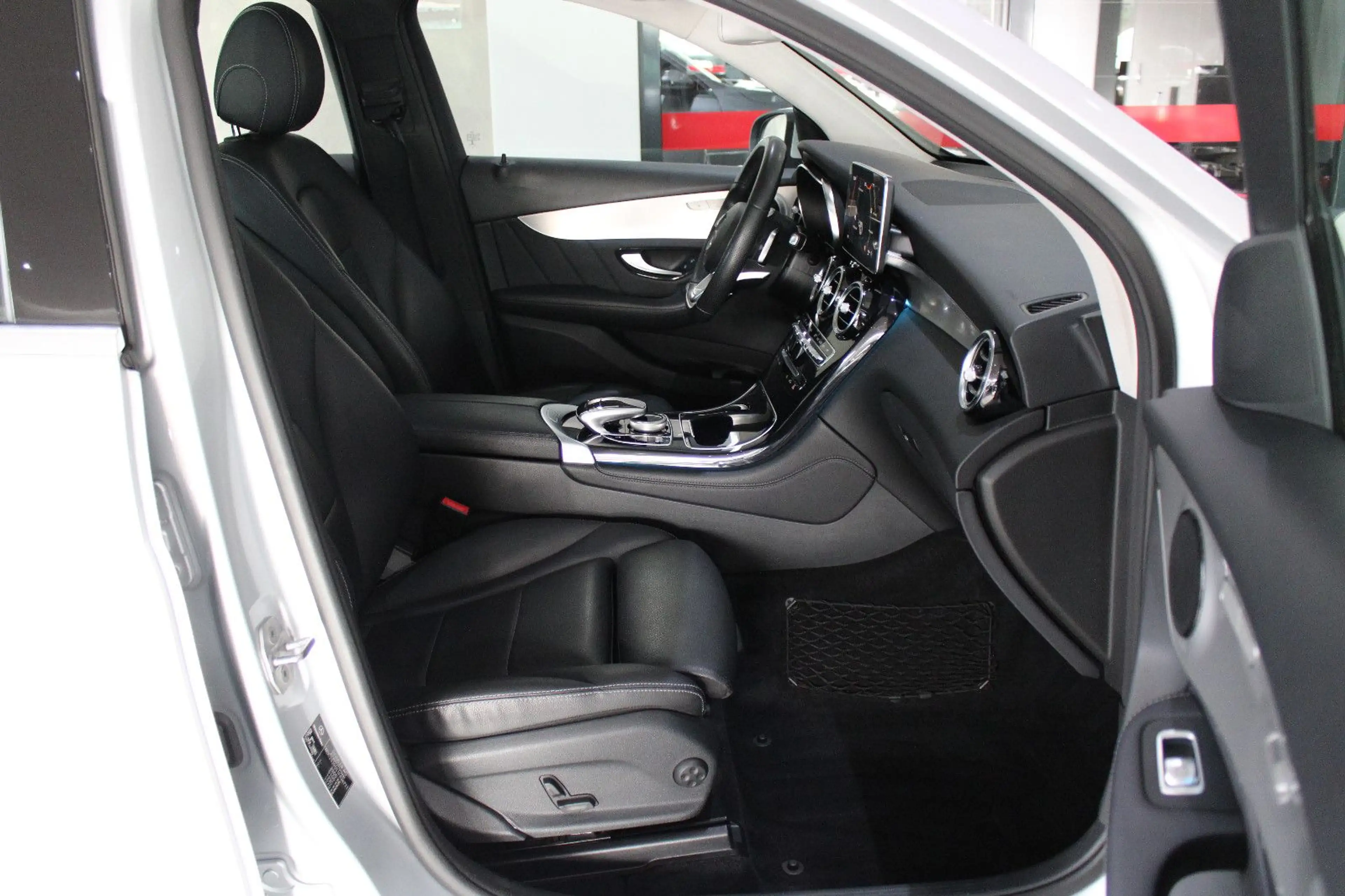 Mercedes-Benz GLC 220 d 4MATIC AMG-SPORTPAKET PANORAMA *I.HAND — photo 8