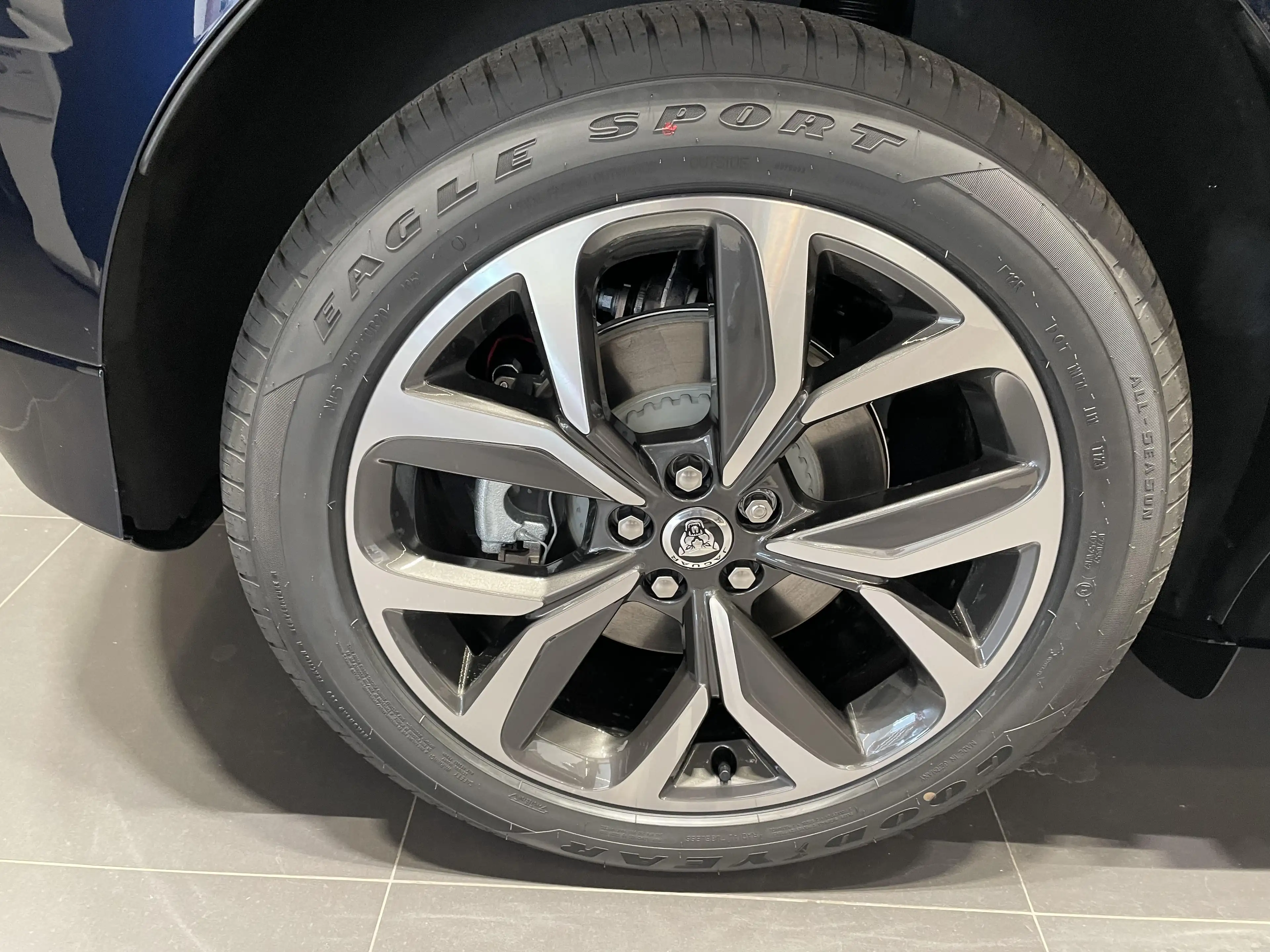 Jaguar I-Pace EV400 R-Dynamic SE AWD Auto. 2 — photo 9