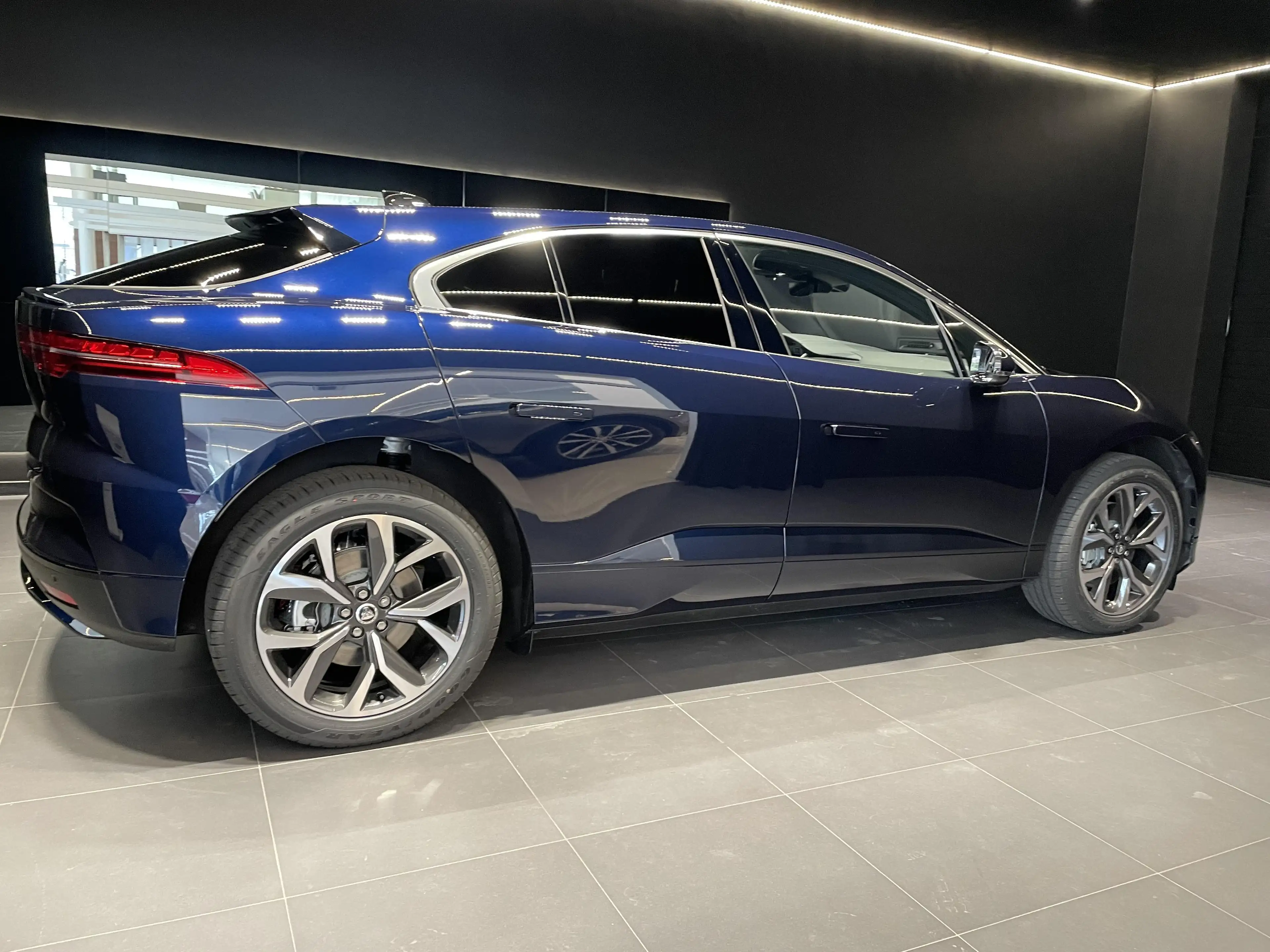 Jaguar I-Pace EV400 R-Dynamic SE AWD Auto. 2 — photo 6