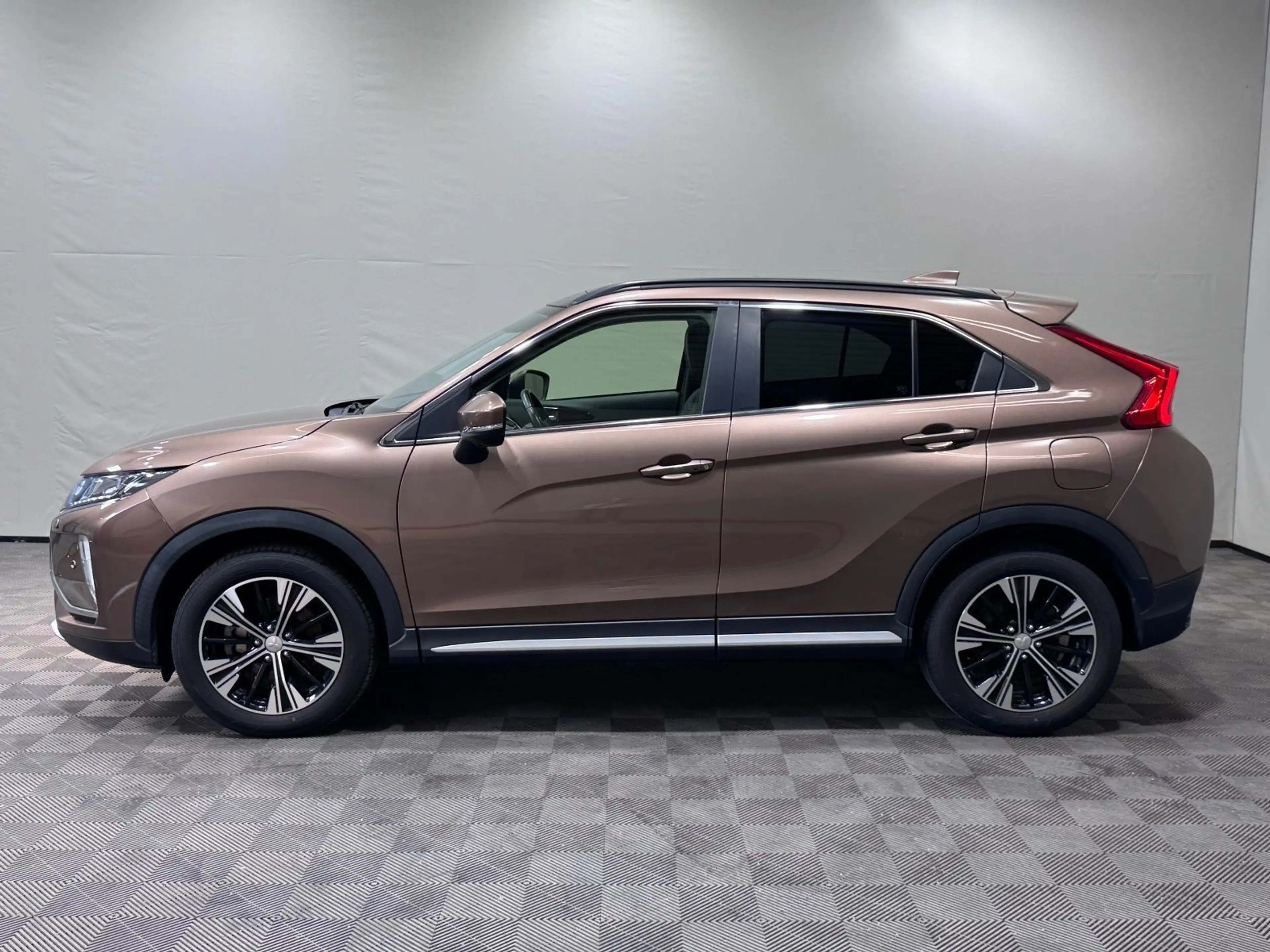 Mitsubishi Eclipse Cross 1.5 T-MIVEC Top 2WD | NUR HÄNDLER! — photo 3