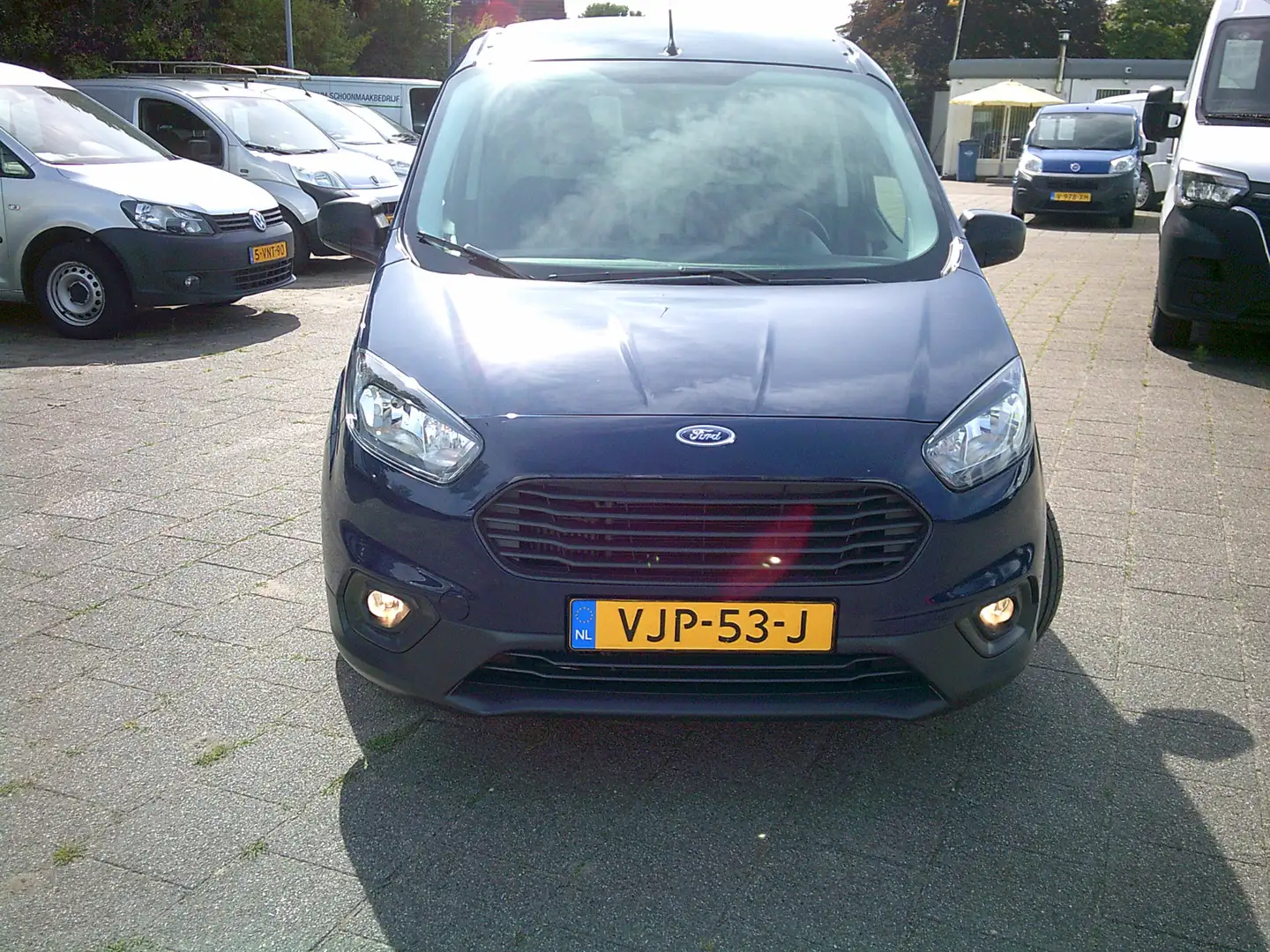 Ford Transit Courier 1.0 Trend EcoBoost S&S VOORZIEN VAN AIRCO !!  BENZ Blauw - 2