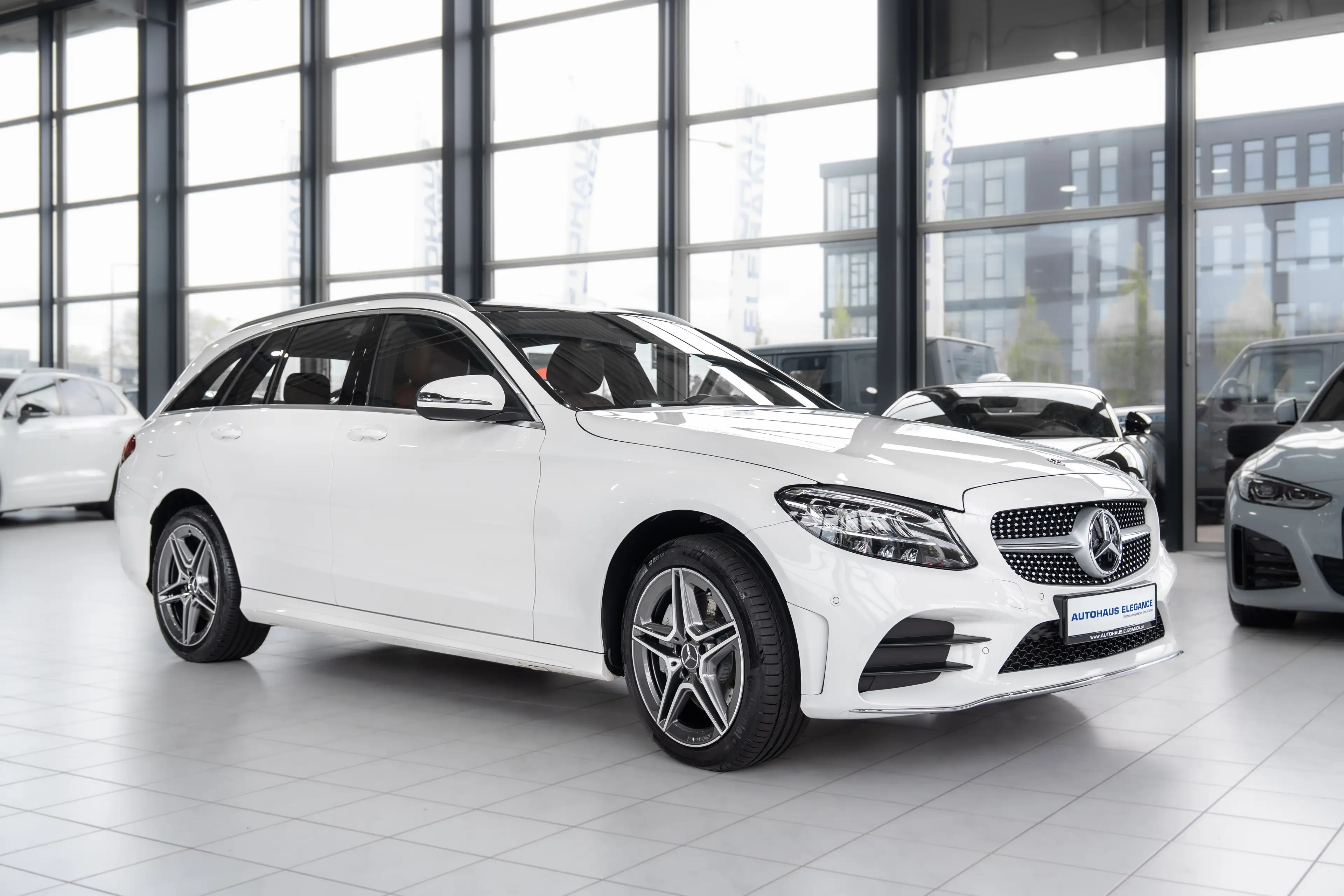 Mercedes-Benz C 400 T 4Matic*AMG-LINE*1.HD*BUSINESS+*LEDER*PANO — photo 2