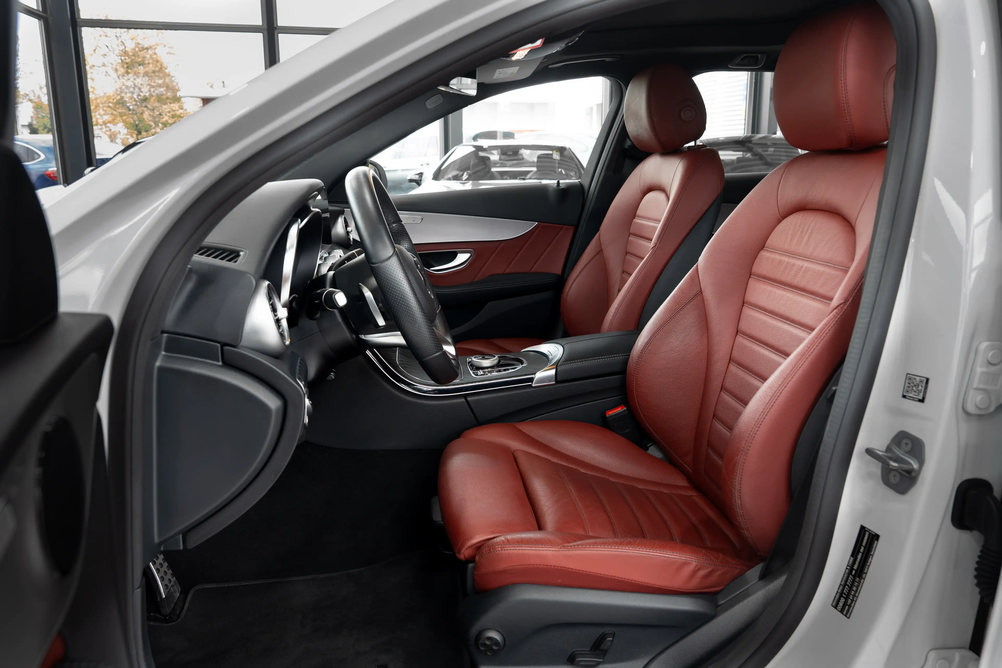 Mercedes-Benz C 400 T 4Matic*AMG-LINE*1.HD*BUSINESS+*LEDER*PANO — photo 11