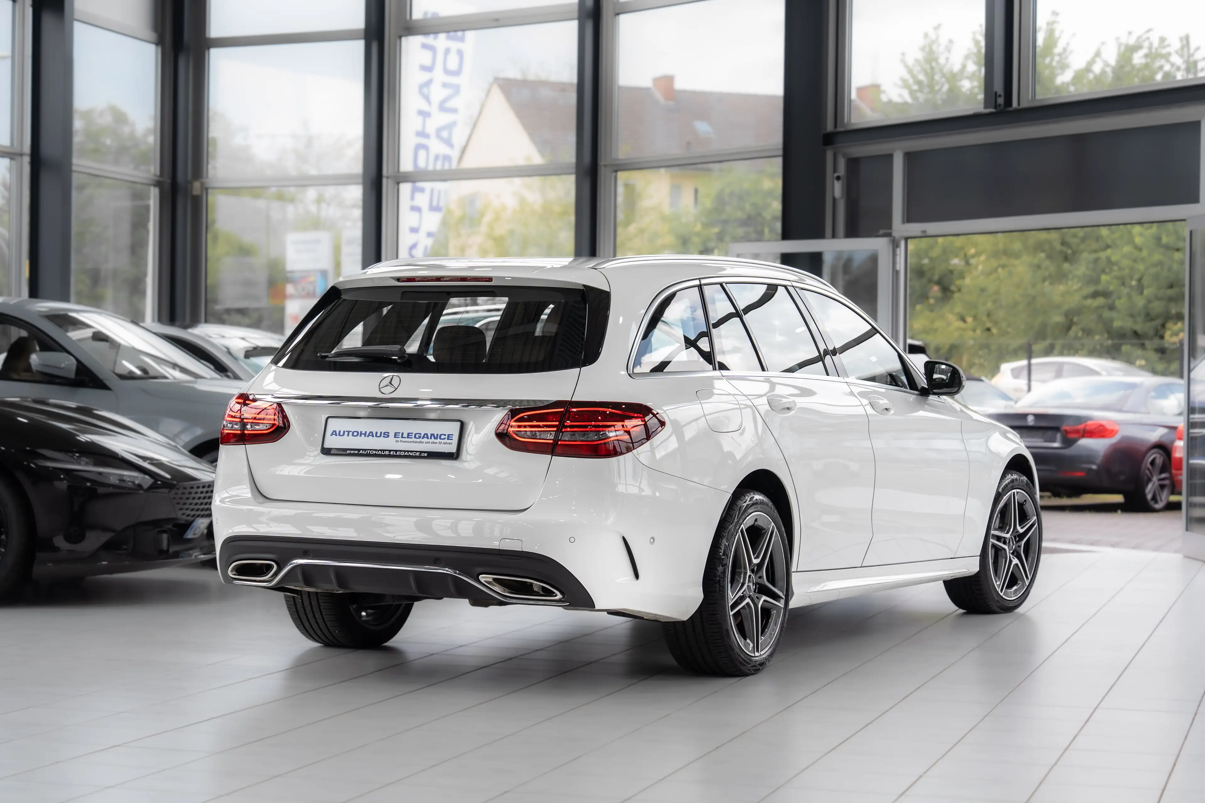 Mercedes-Benz C 400 T 4Matic*AMG-LINE*1.HD*BUSINESS+*LEDER*PANO — photo 4
