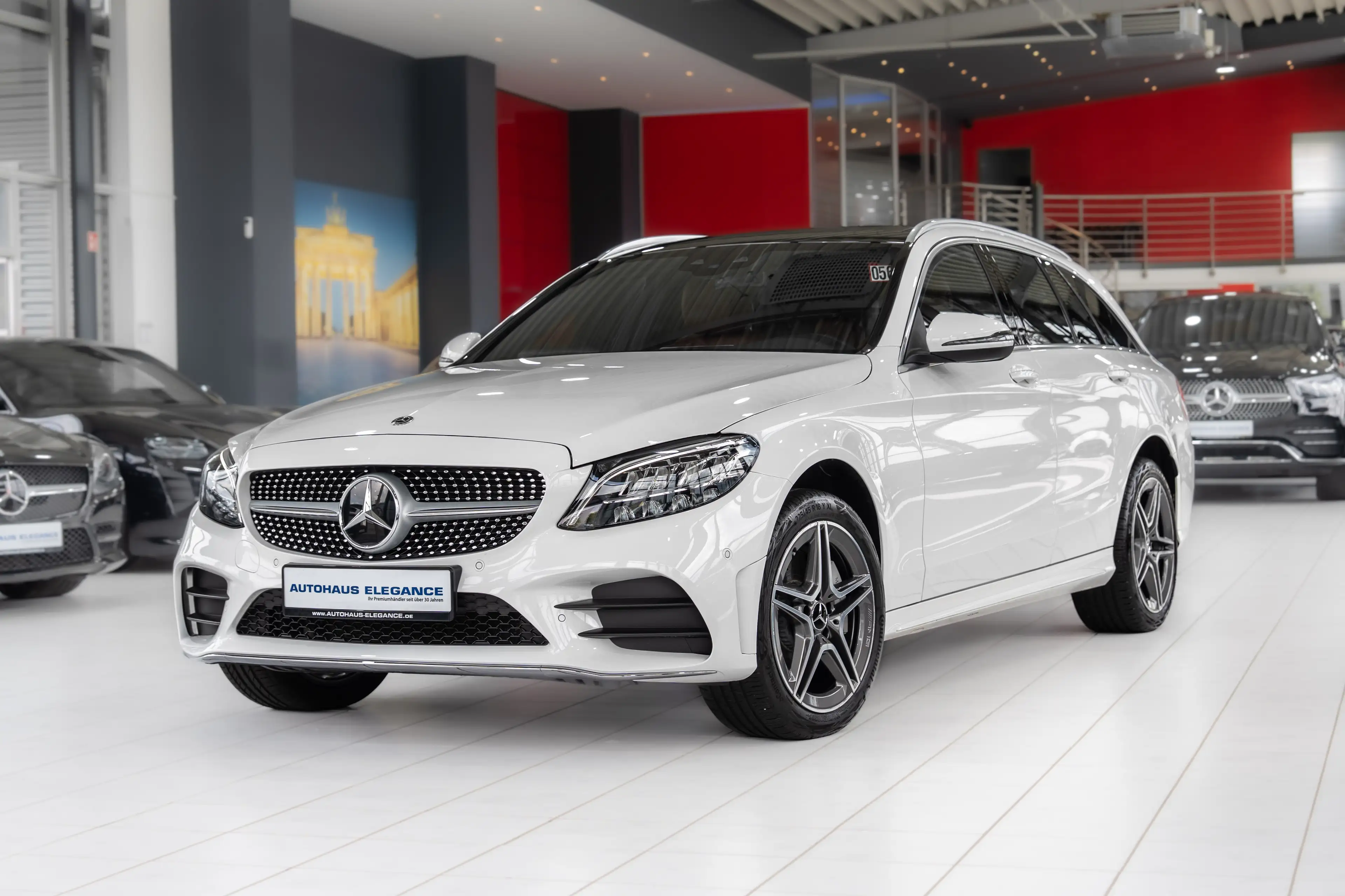 Mercedes-Benz C 400 T 4Matic*AMG-LINE*1.HD*BUSINESS+*LEDER*PANO