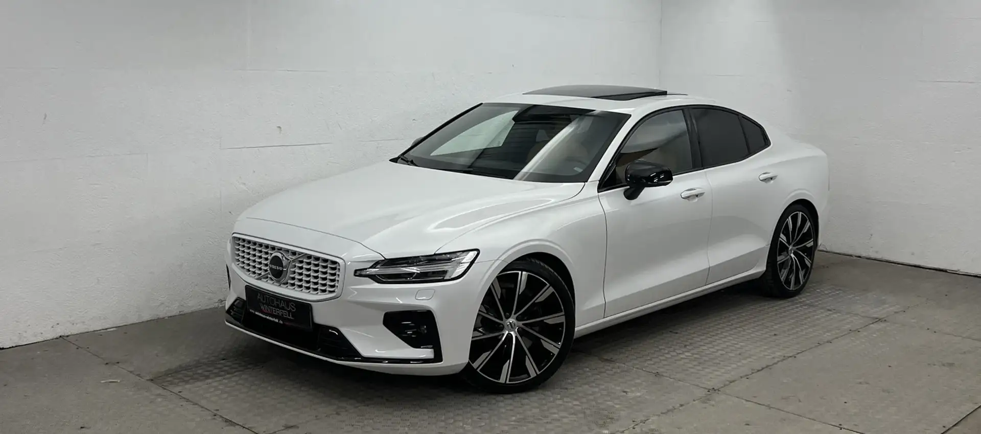 Volvo S60 B5 B ULTIMATE DARK AWD GSD+20Z+AHK+STANDHZG+ Weiß - 1