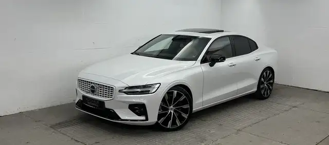 Volvo S60 B5 B ULTIMATE DARK AWD GSD+20Z+AHK+STANDHZG+