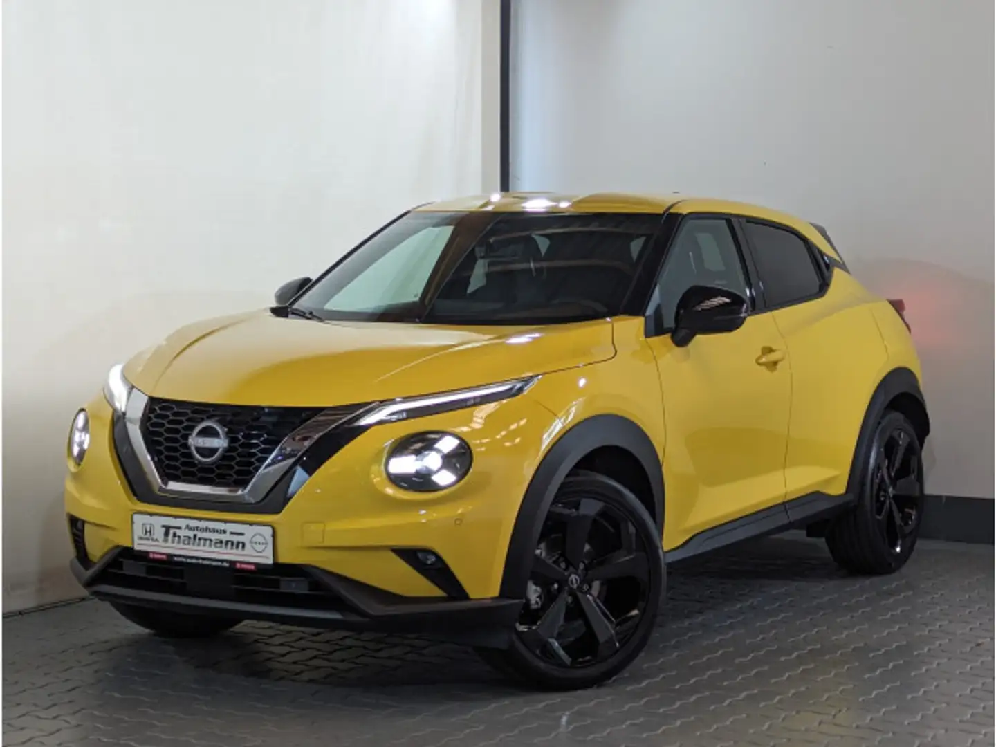 Nissan Juke 1.0 DIG-T Tekna DCT , Bose-Soundsystem Geel - 2
